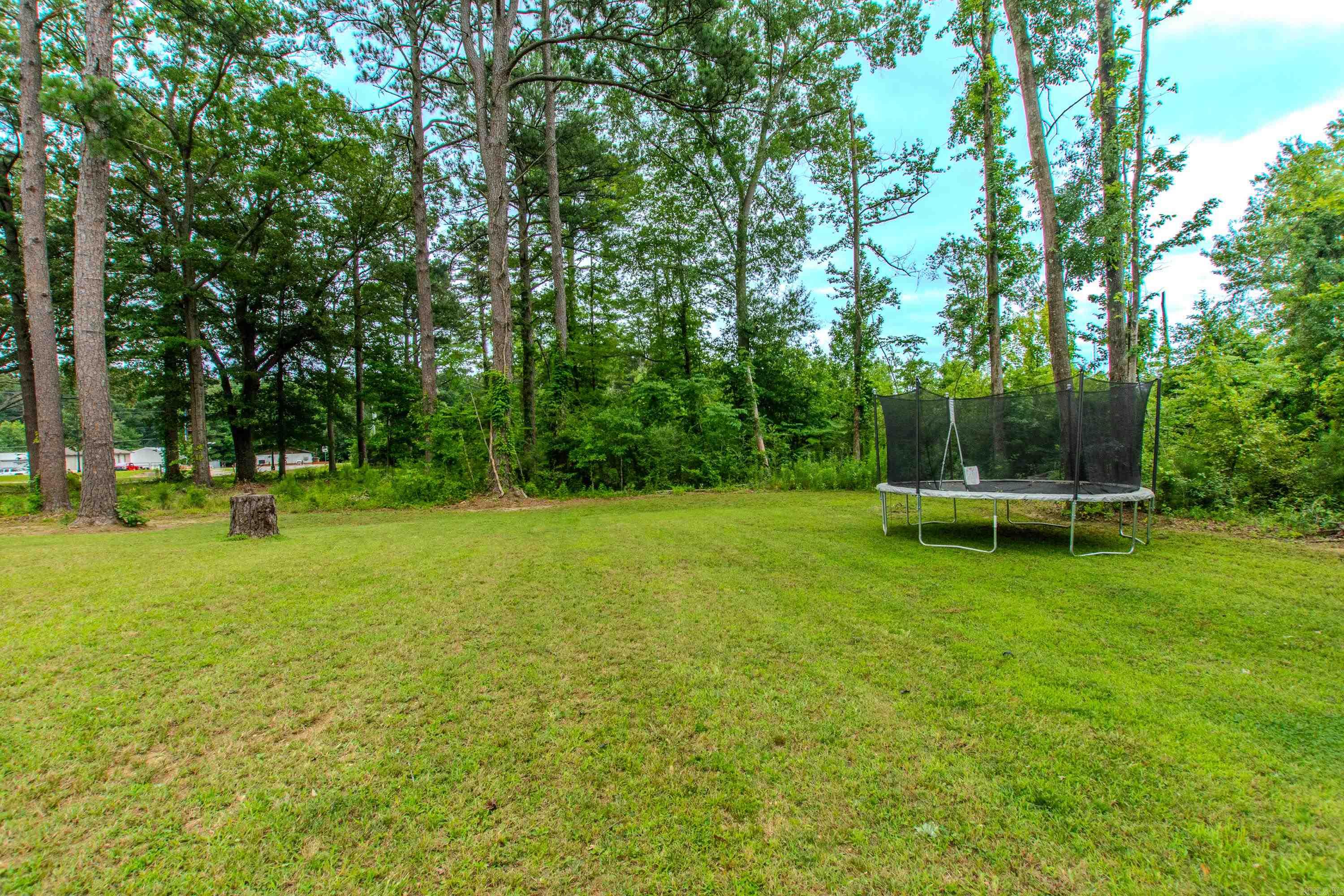 2339 Lee Circle