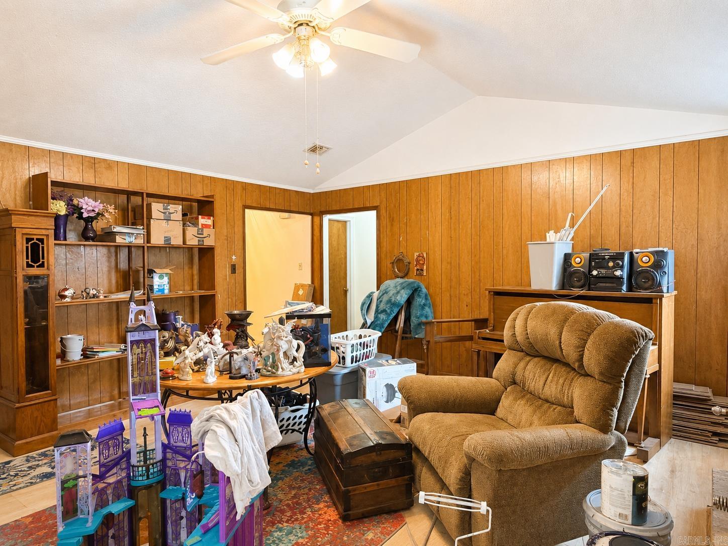 11 Glade Rd.