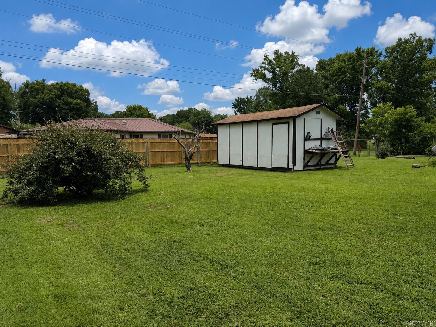 11 Glade Rd.