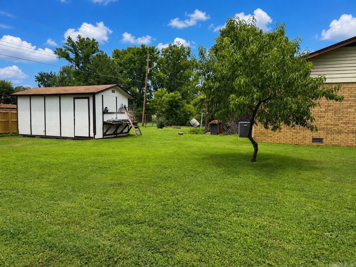 11 Glade Rd.