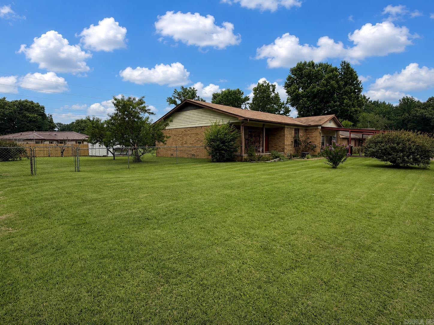 11 Glade Rd.