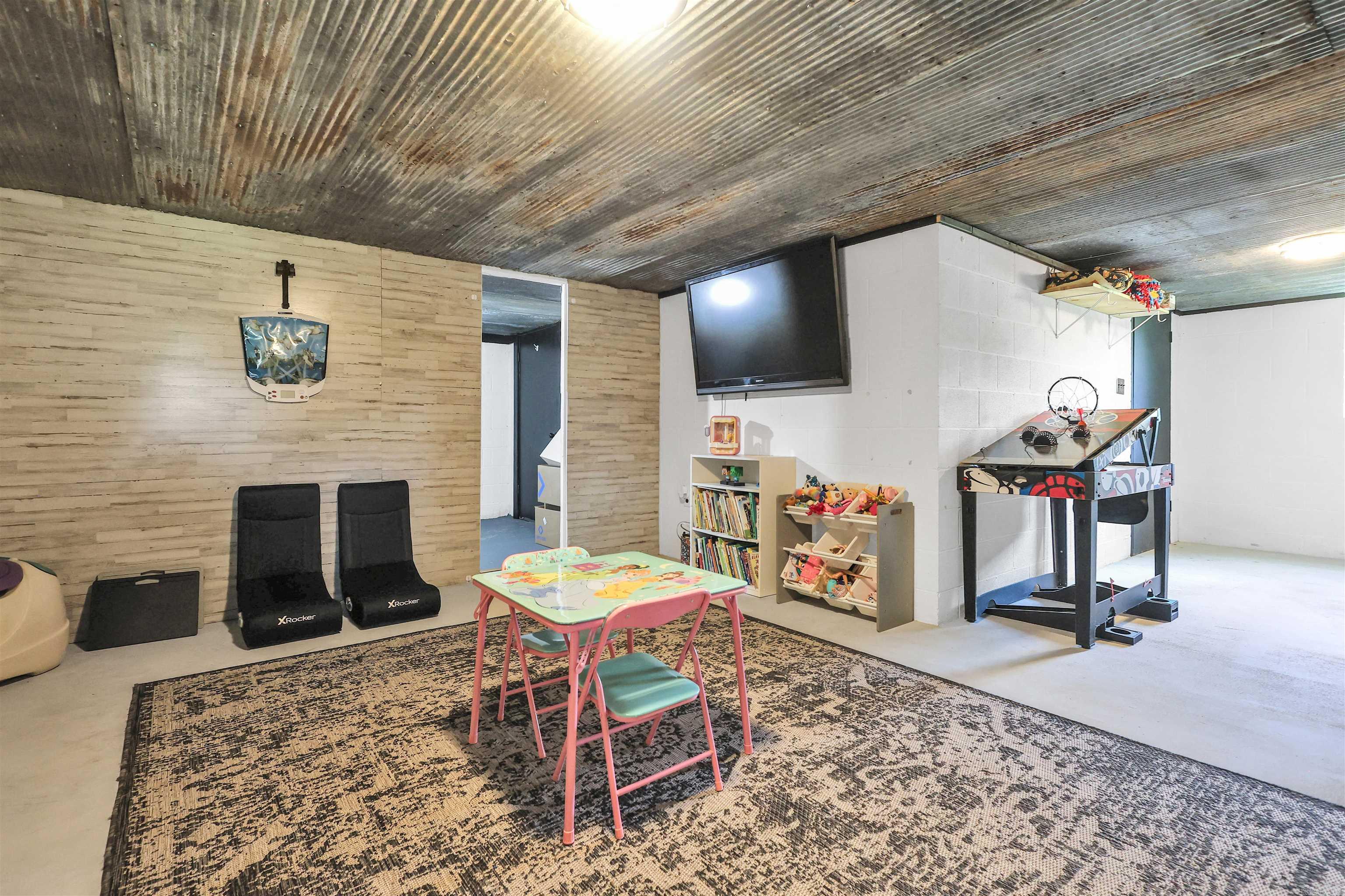 132 South Drive