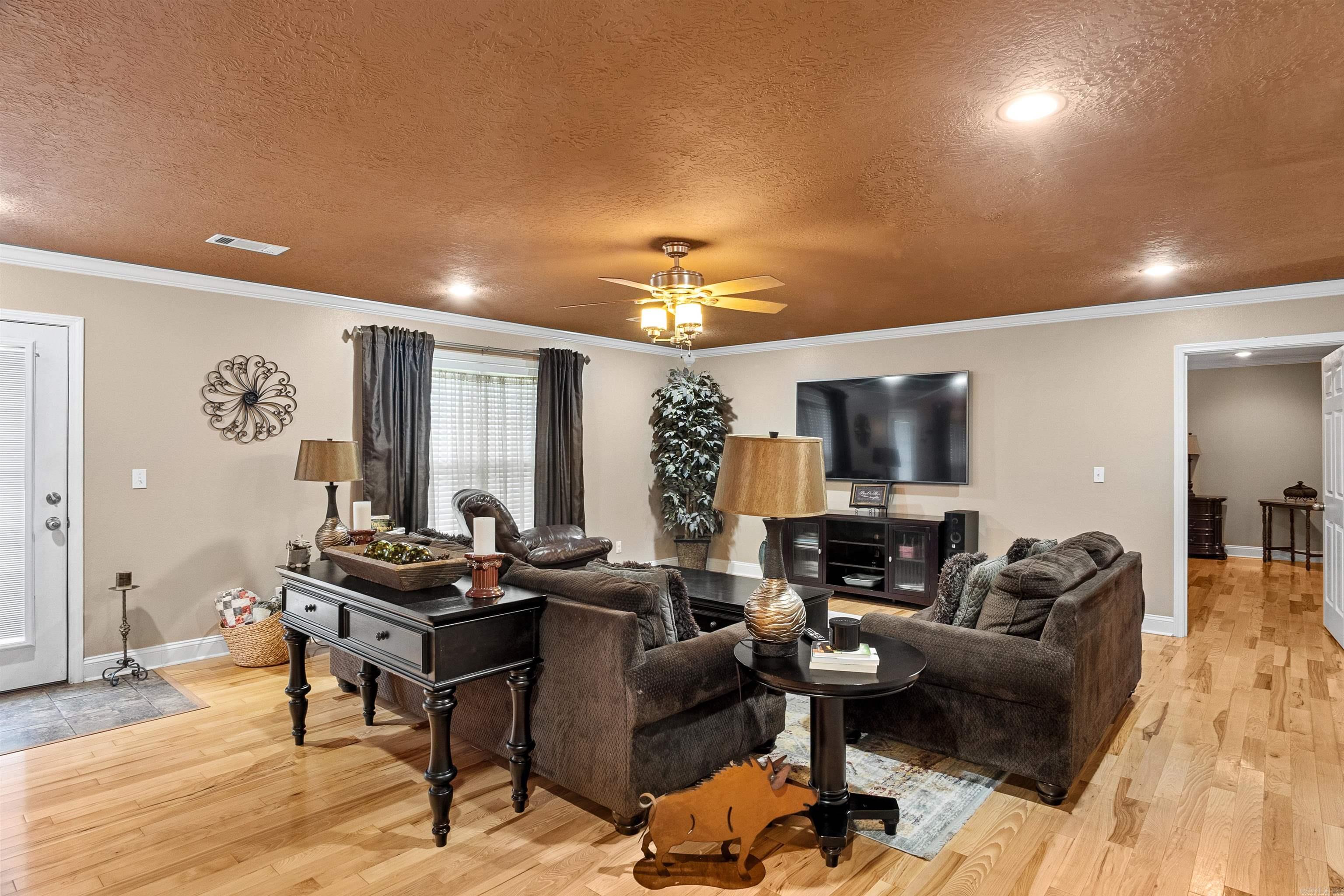 11 Royal Cir