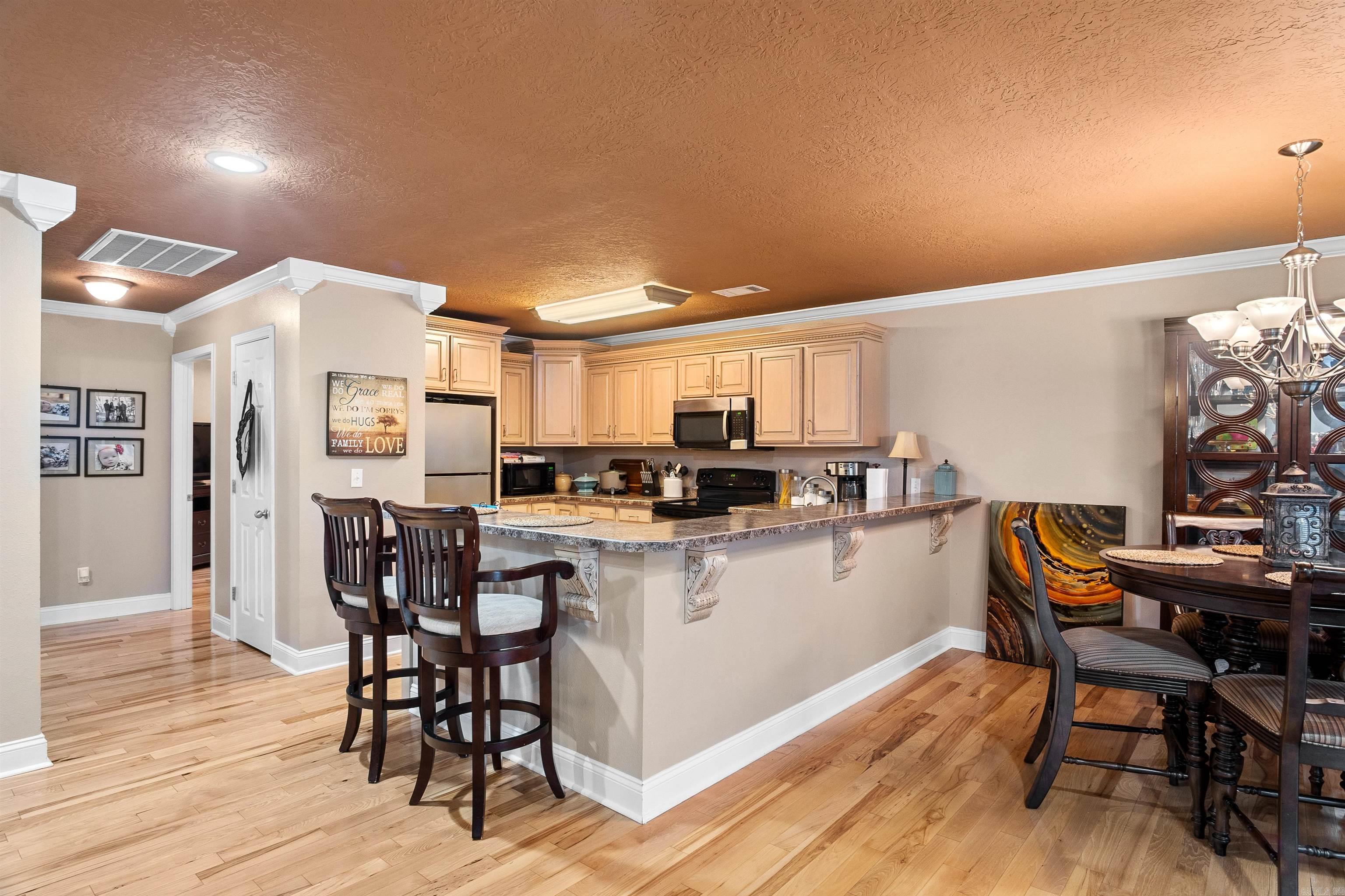 11 Royal Cir