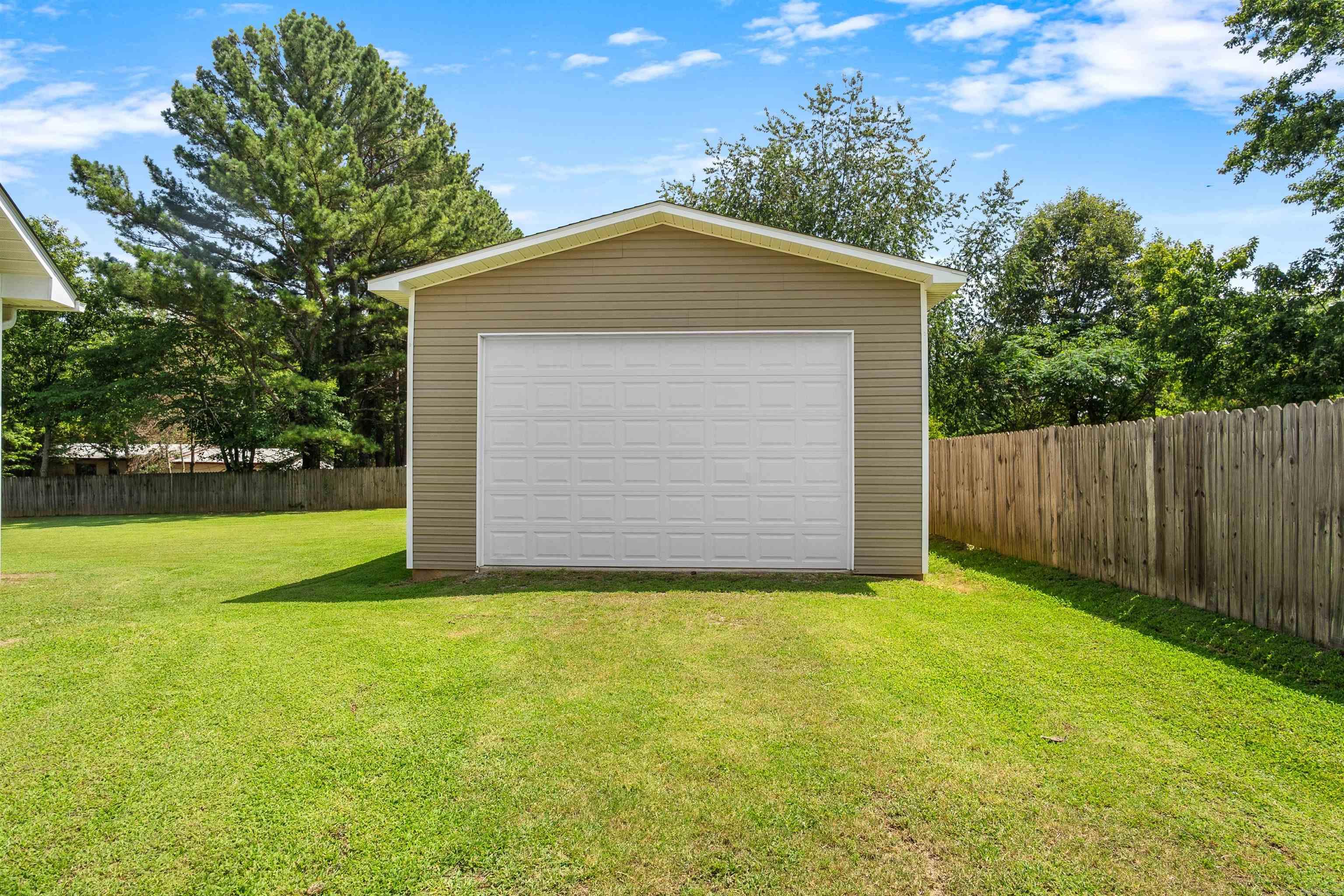 11 Royal Cir
