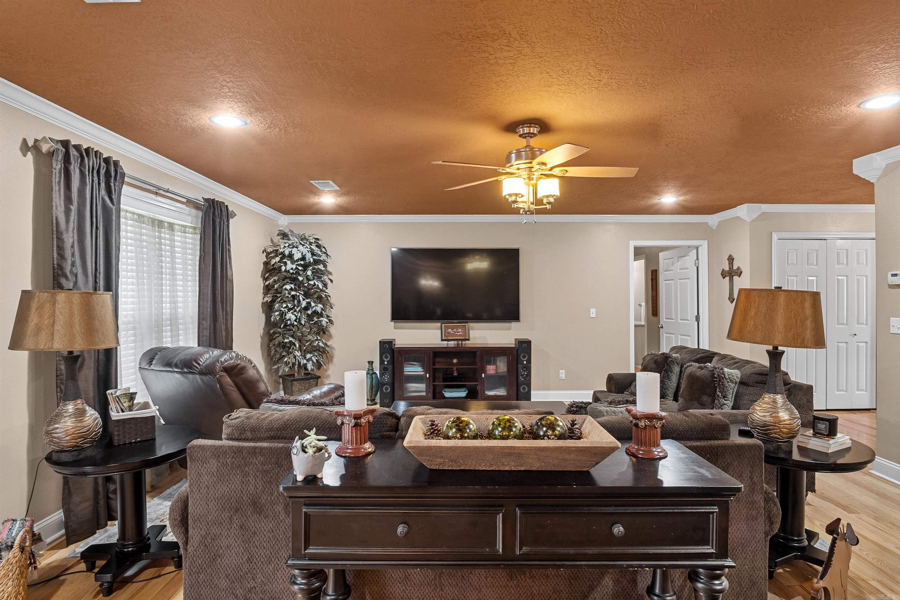 11 Royal Cir