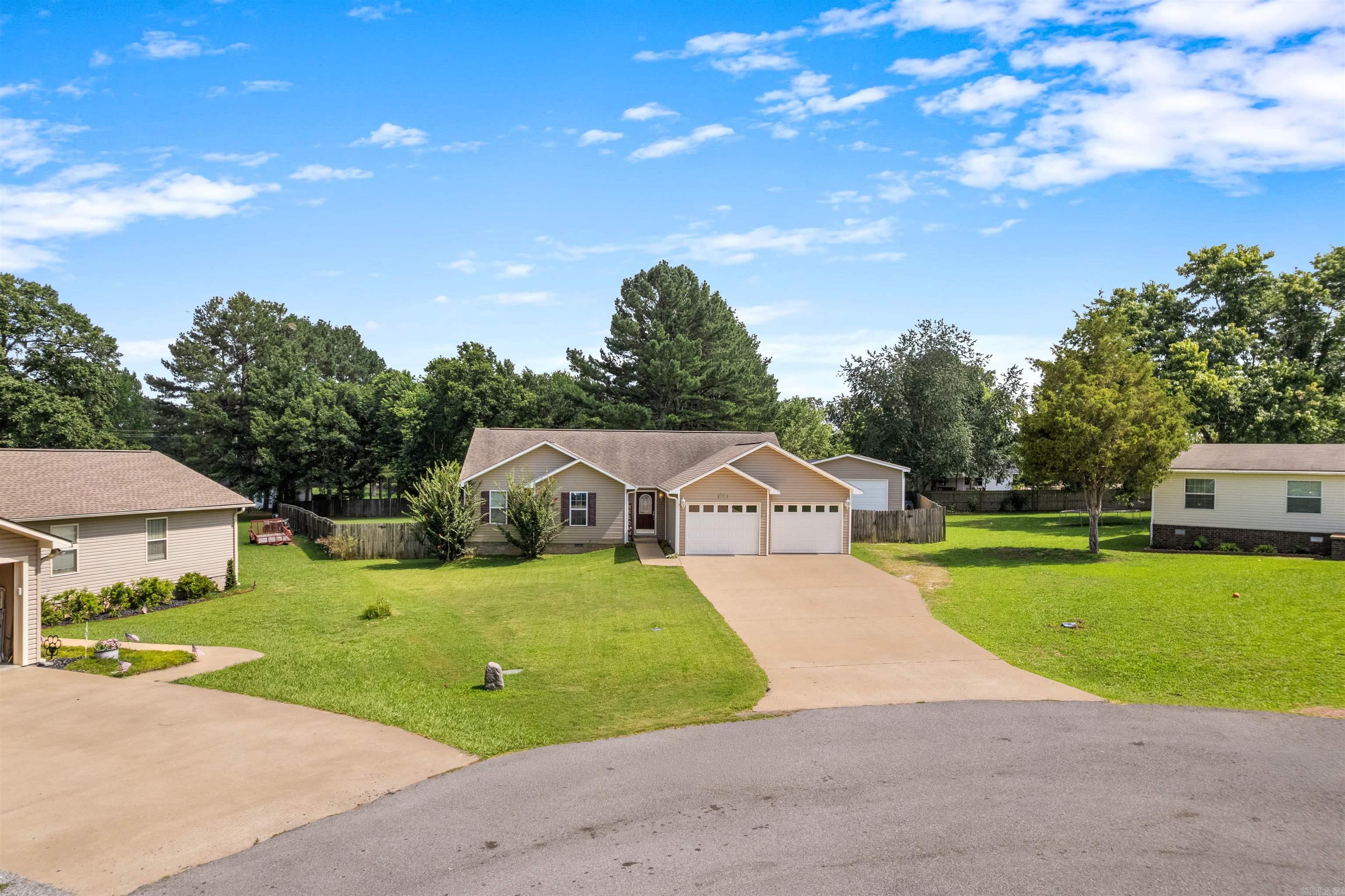 11 Royal Cir