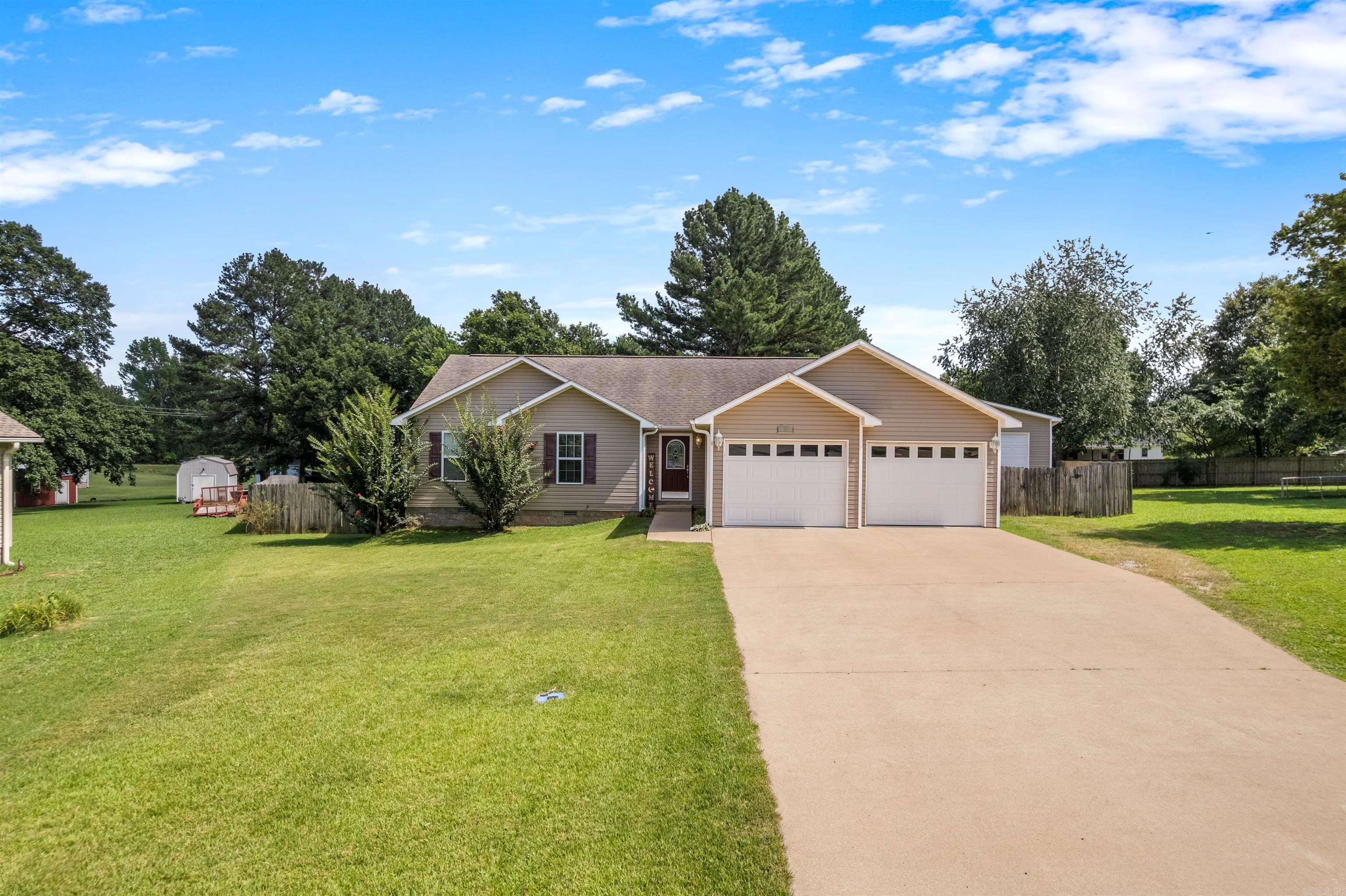 11 Royal Cir