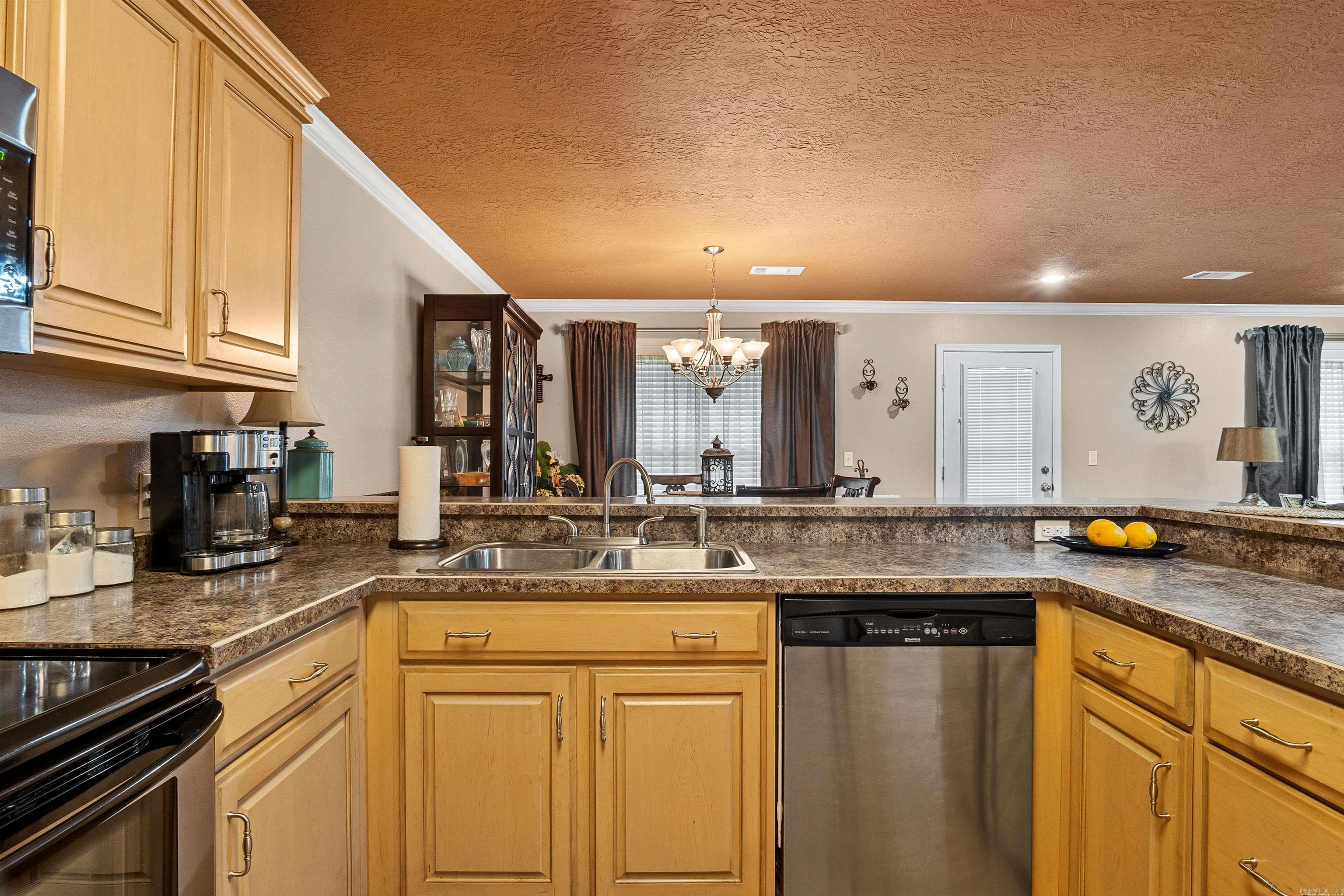 11 Royal Cir