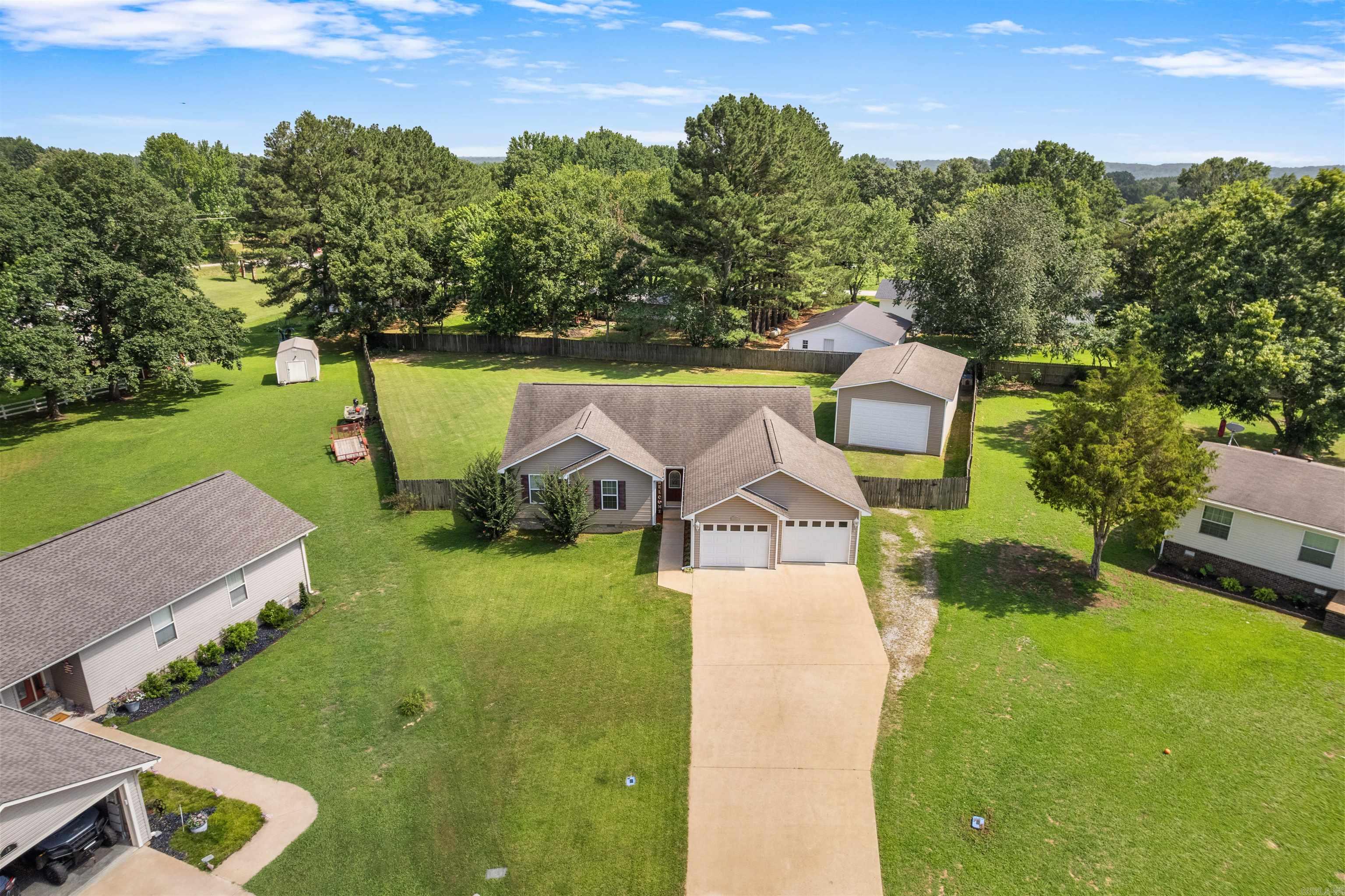11 Royal Cir