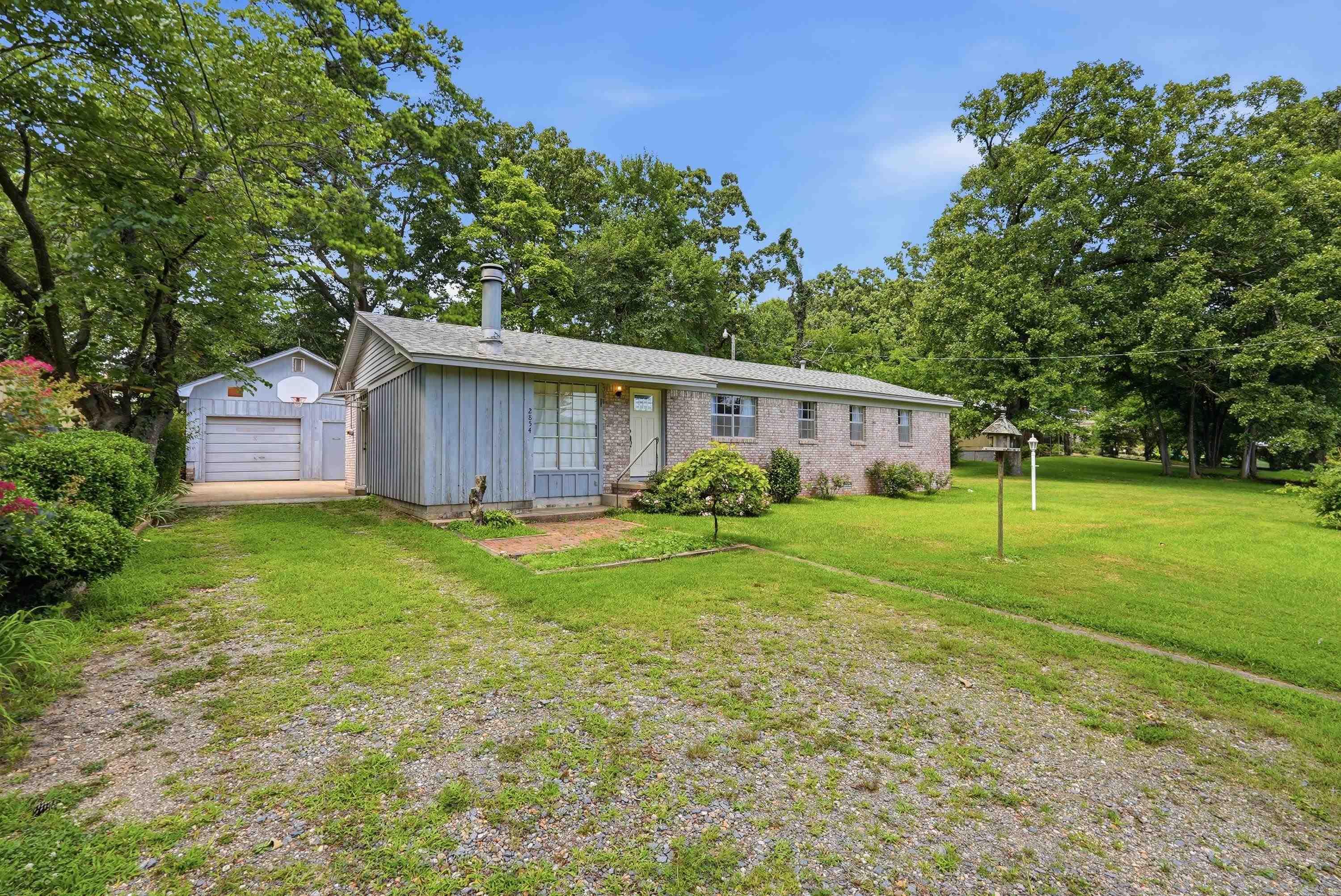 2854 Lakeside Drive