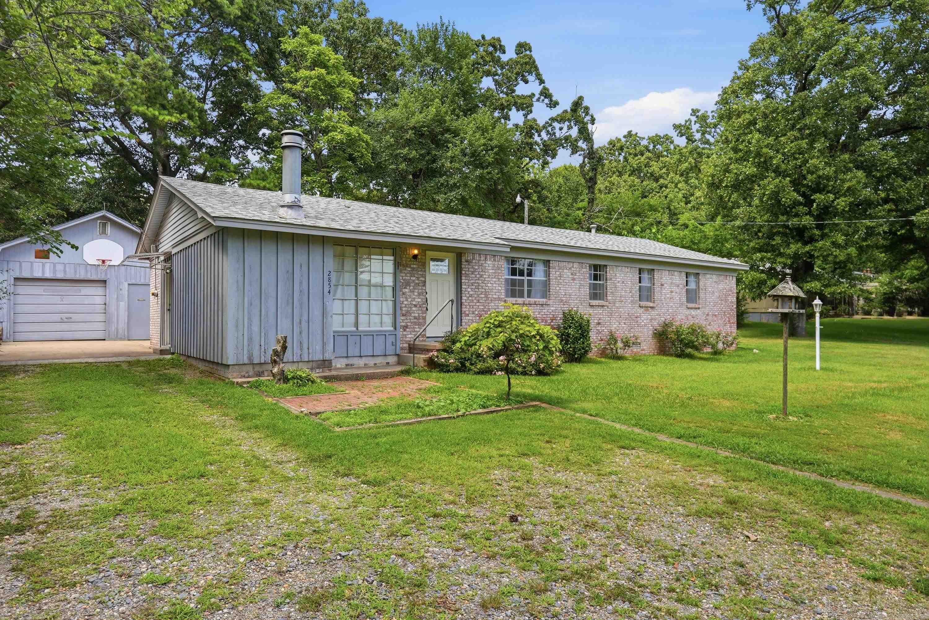 2854 Lakeside Drive