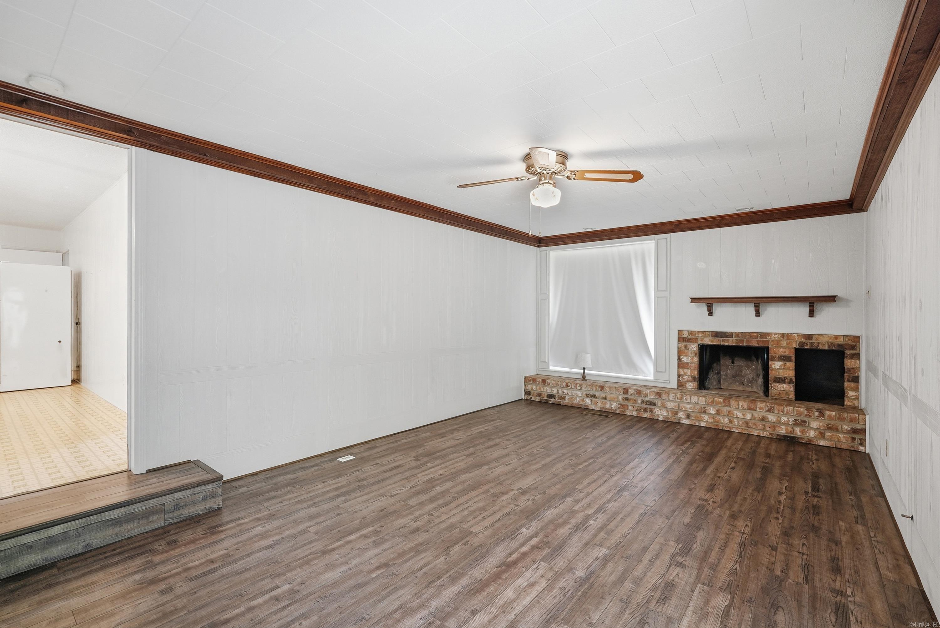 2854 Lakeside Drive