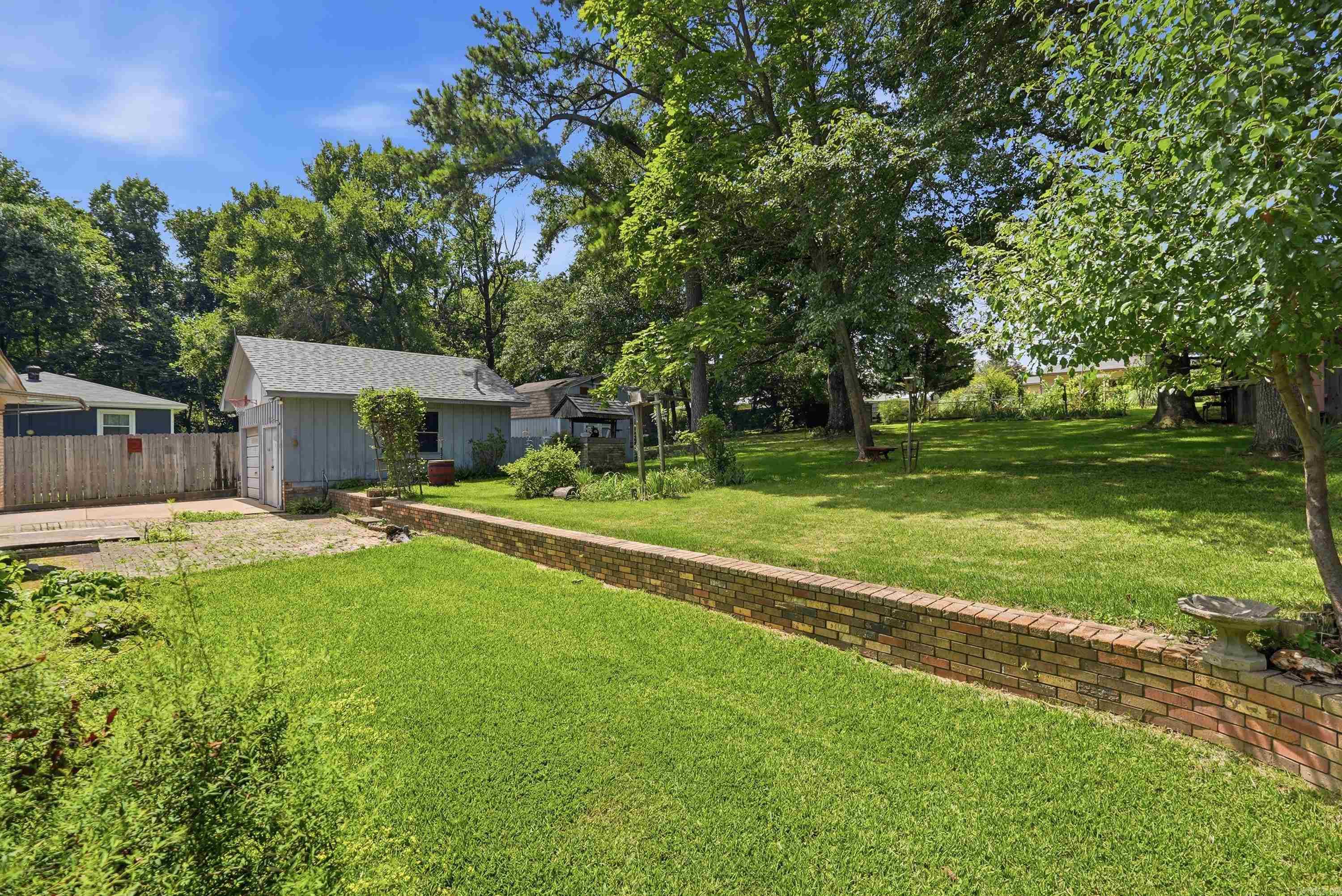 2854 Lakeside Drive