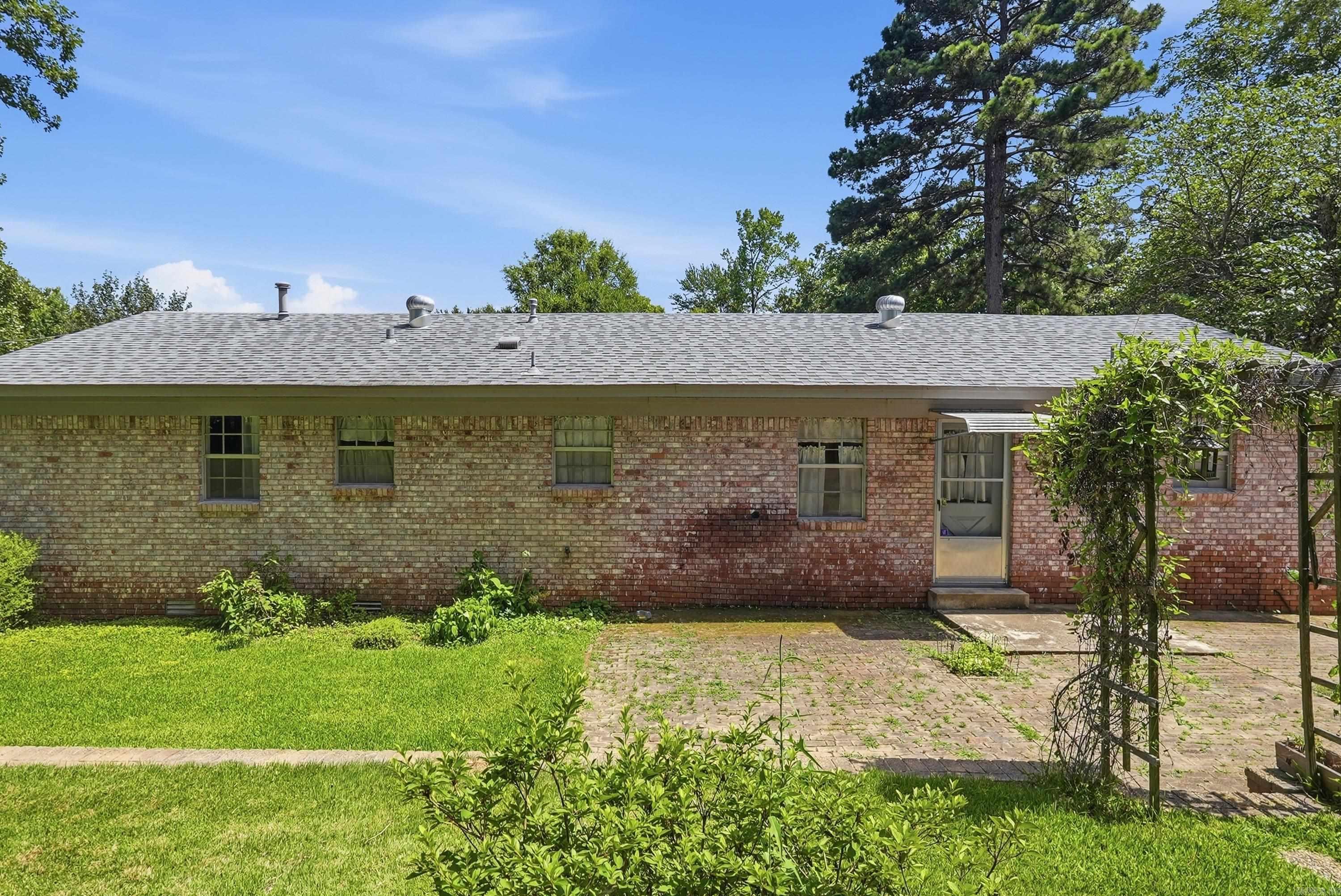 2854 Lakeside Drive