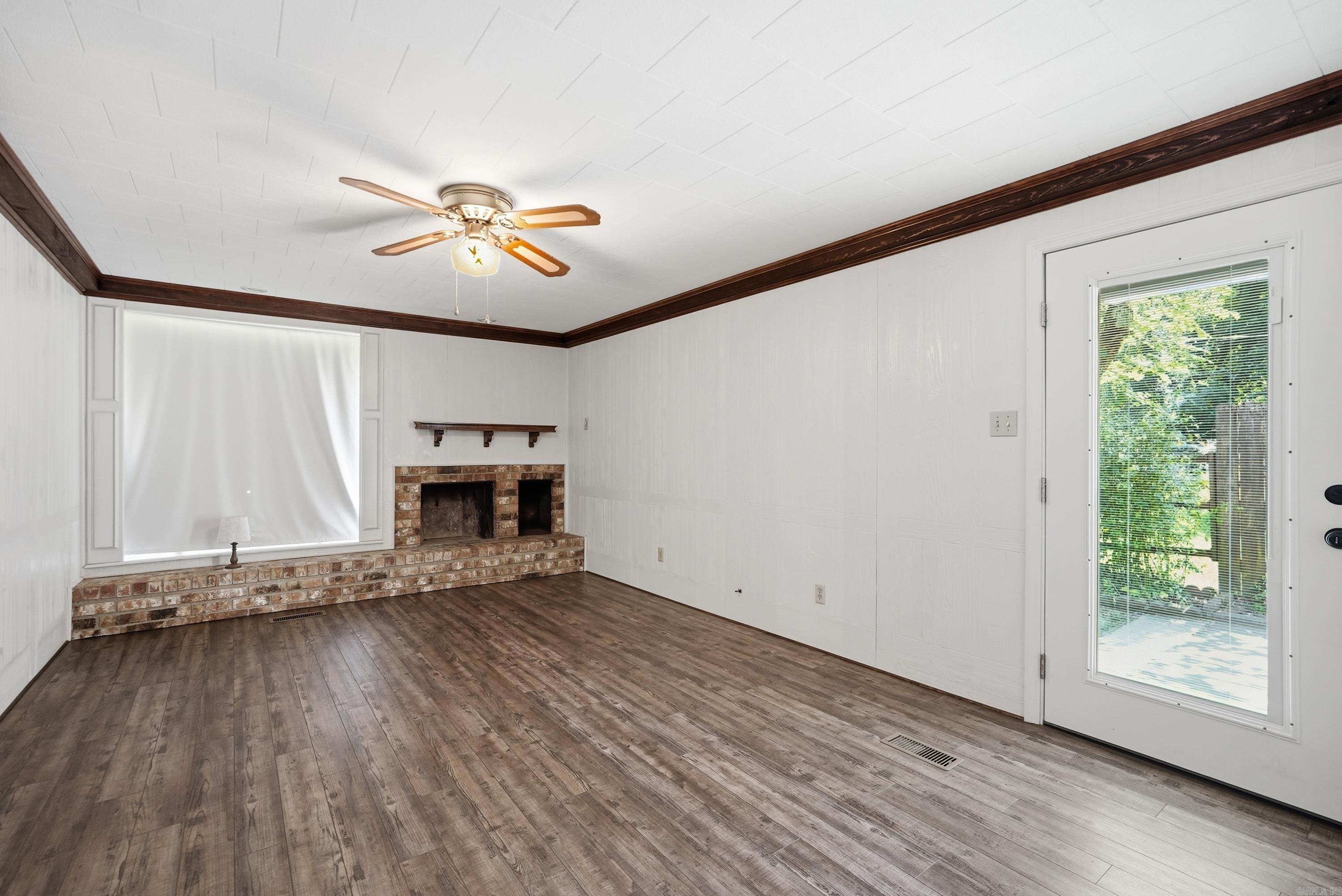 2854 Lakeside Drive