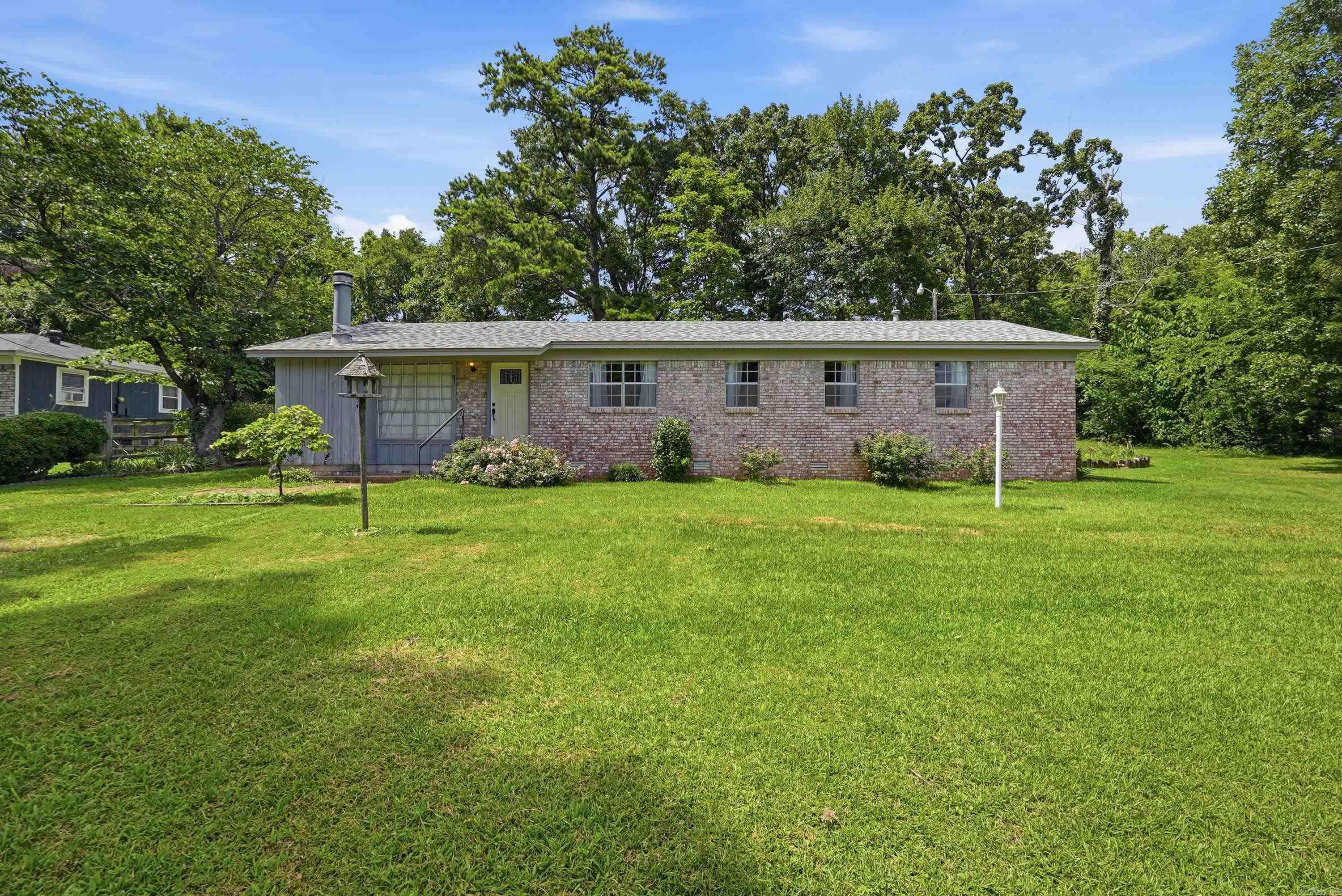 2854 Lakeside Drive