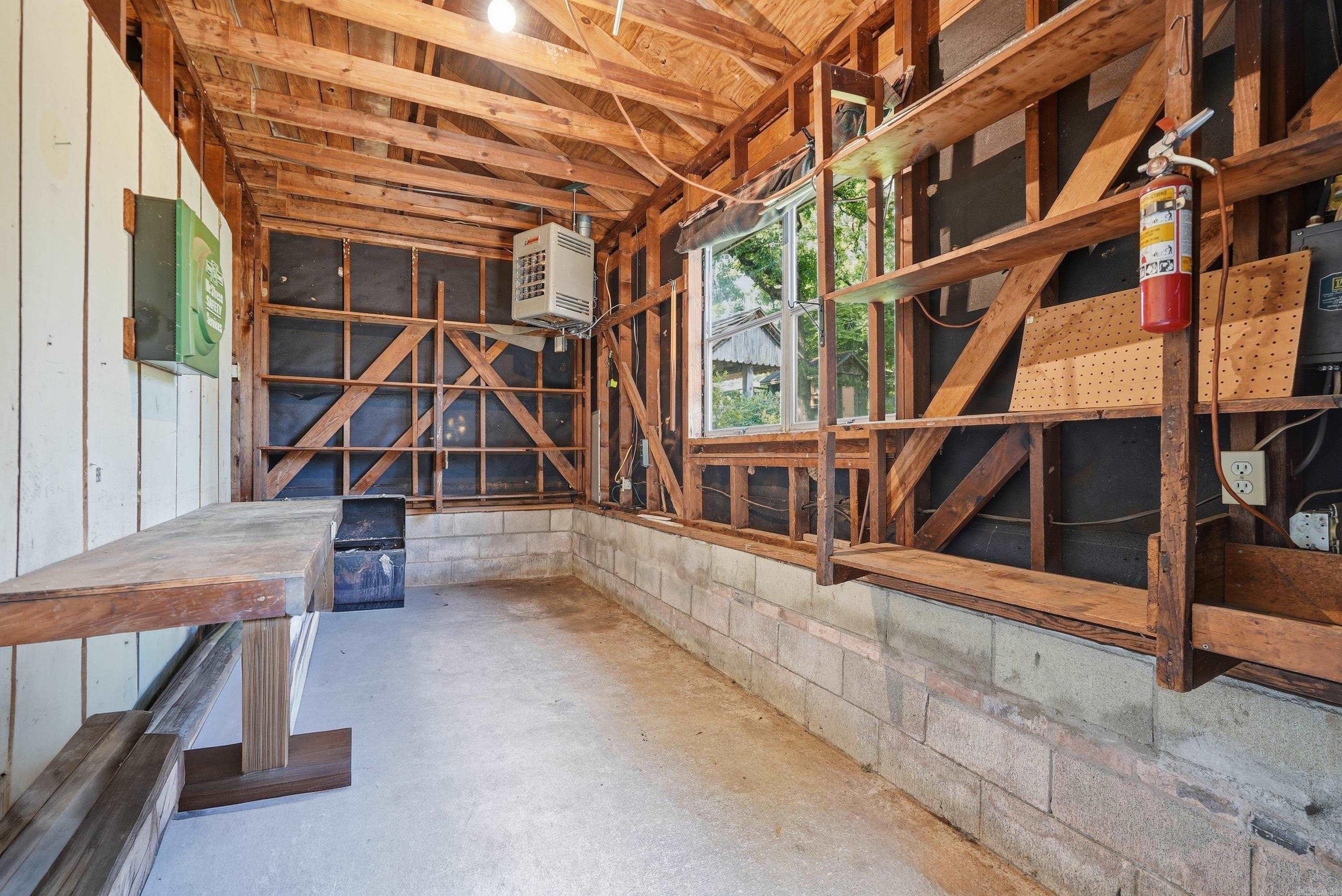 2854 Lakeside Drive