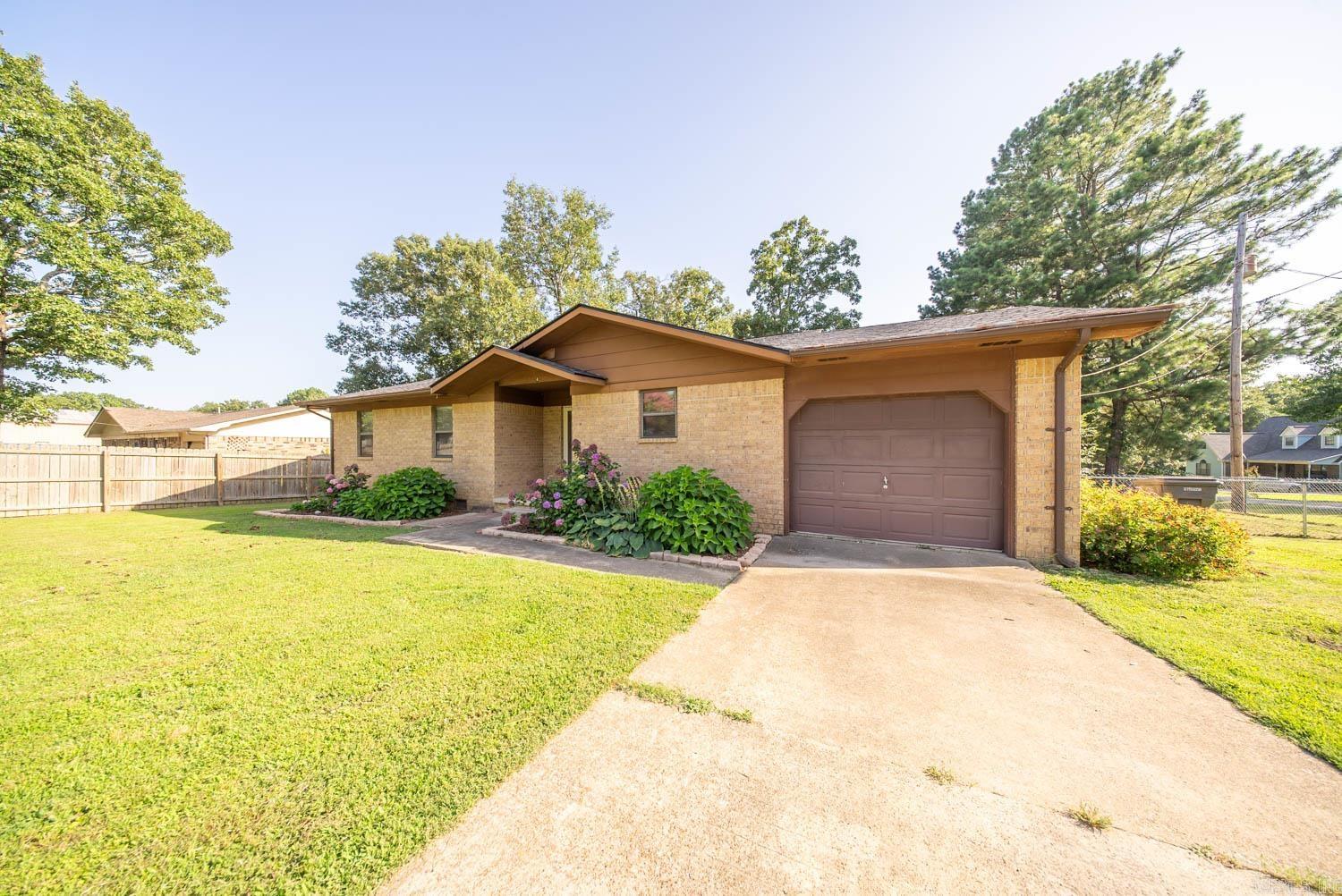 4 Amanda Drive