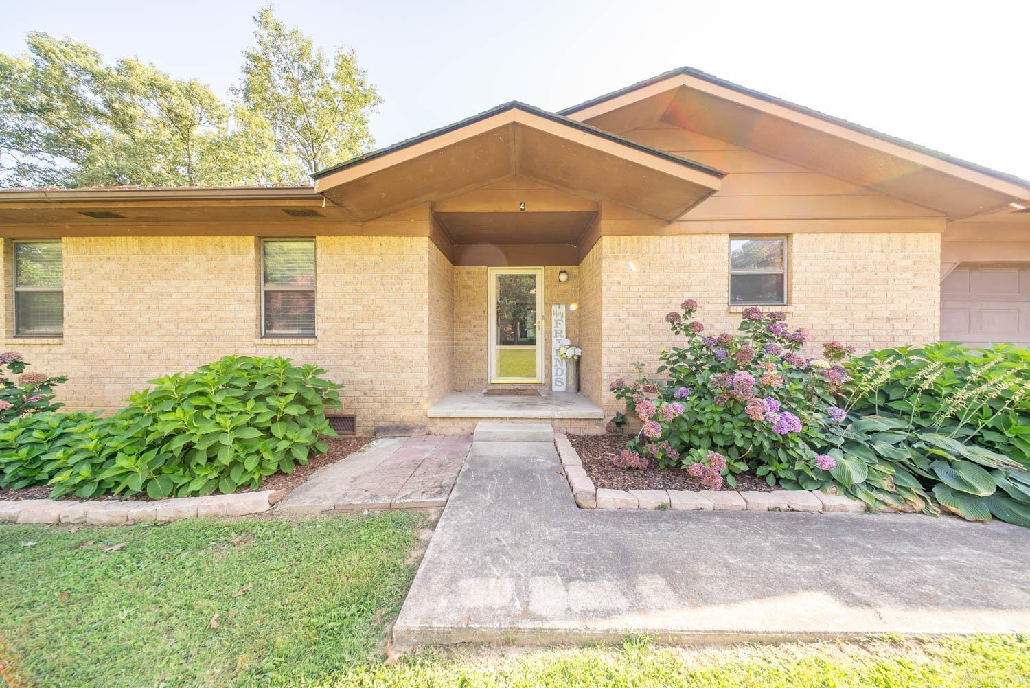 4 Amanda Drive
