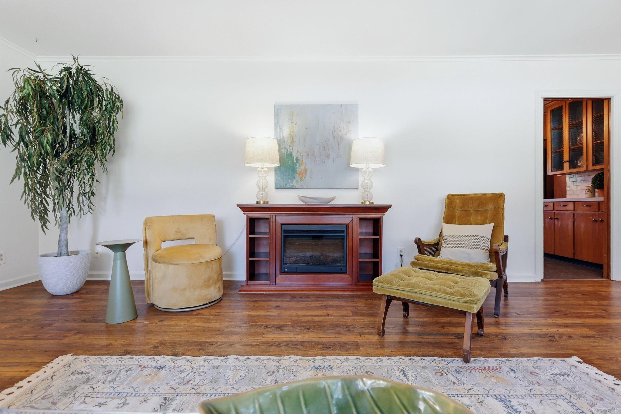 7309 Woodside Lane
