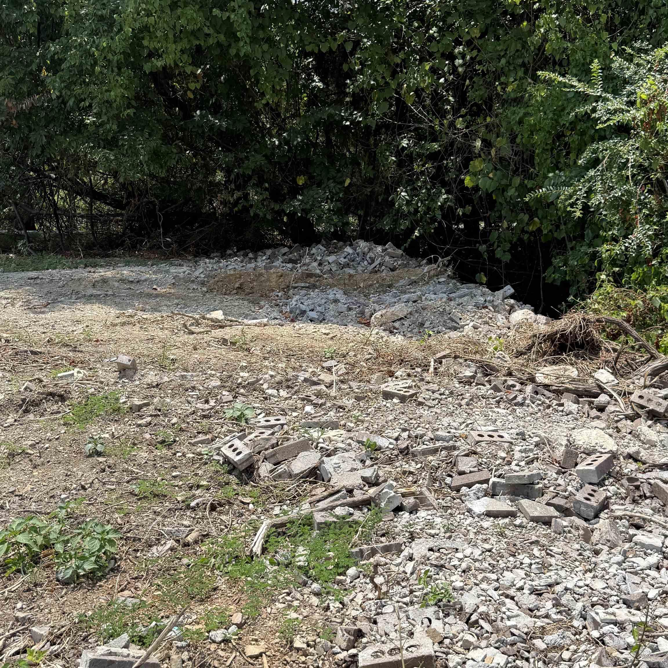 00 Crystal Hill