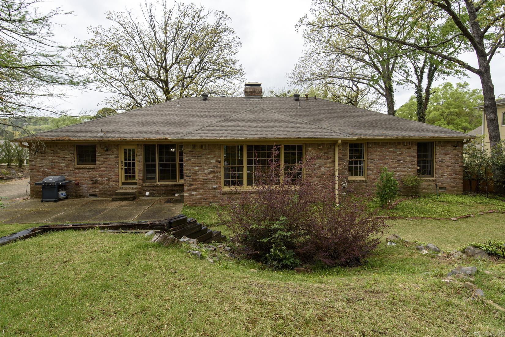 28 Cascades Dr