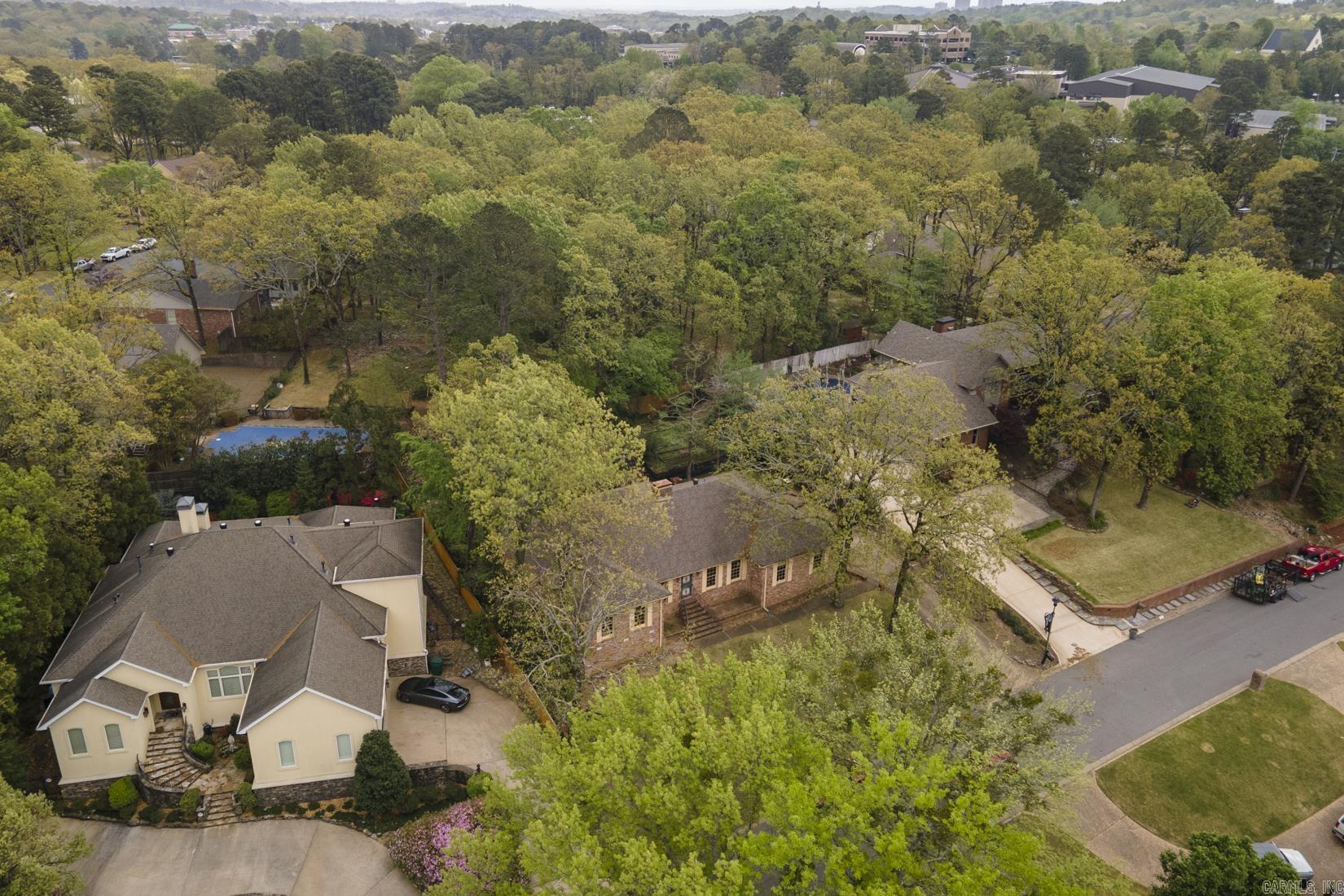28 Cascades Dr