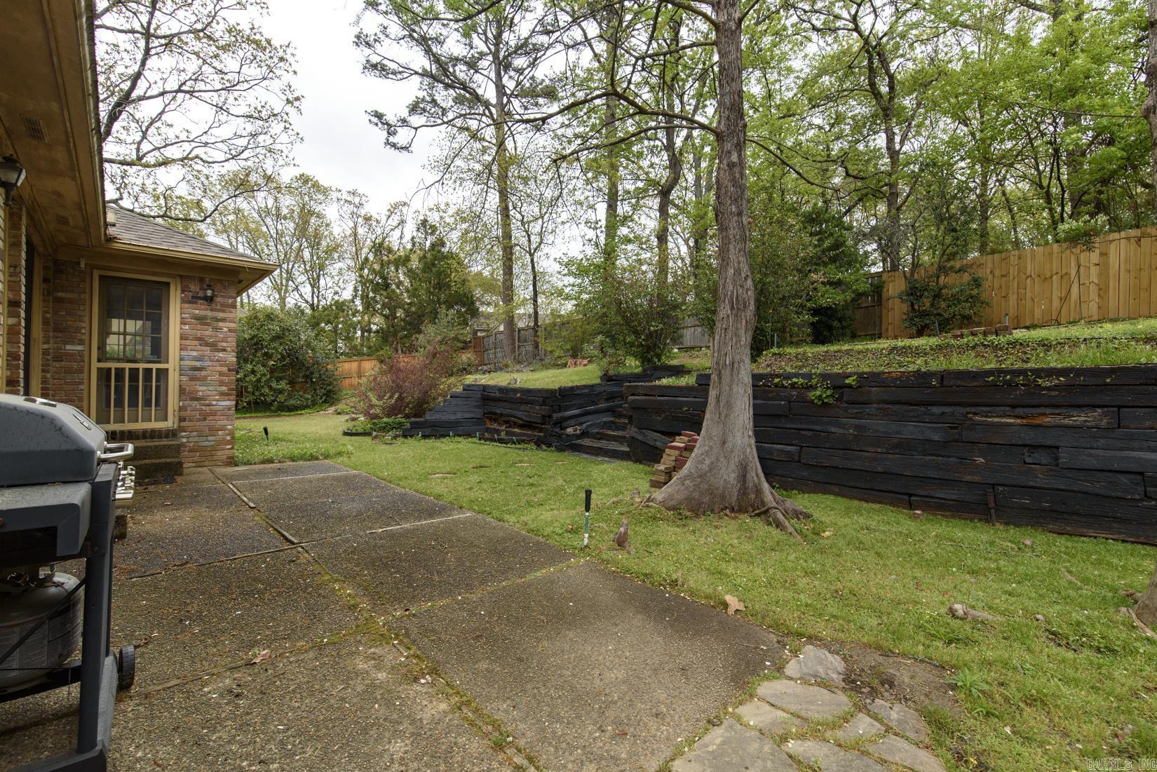28 Cascades Dr