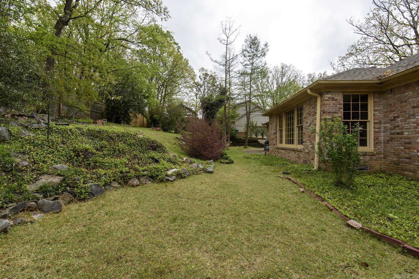 28 Cascades Dr