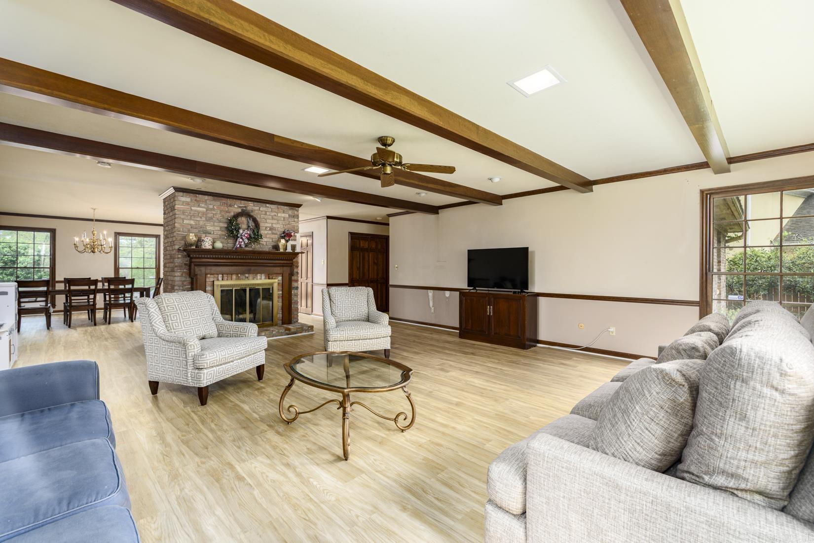 28 Cascades Dr