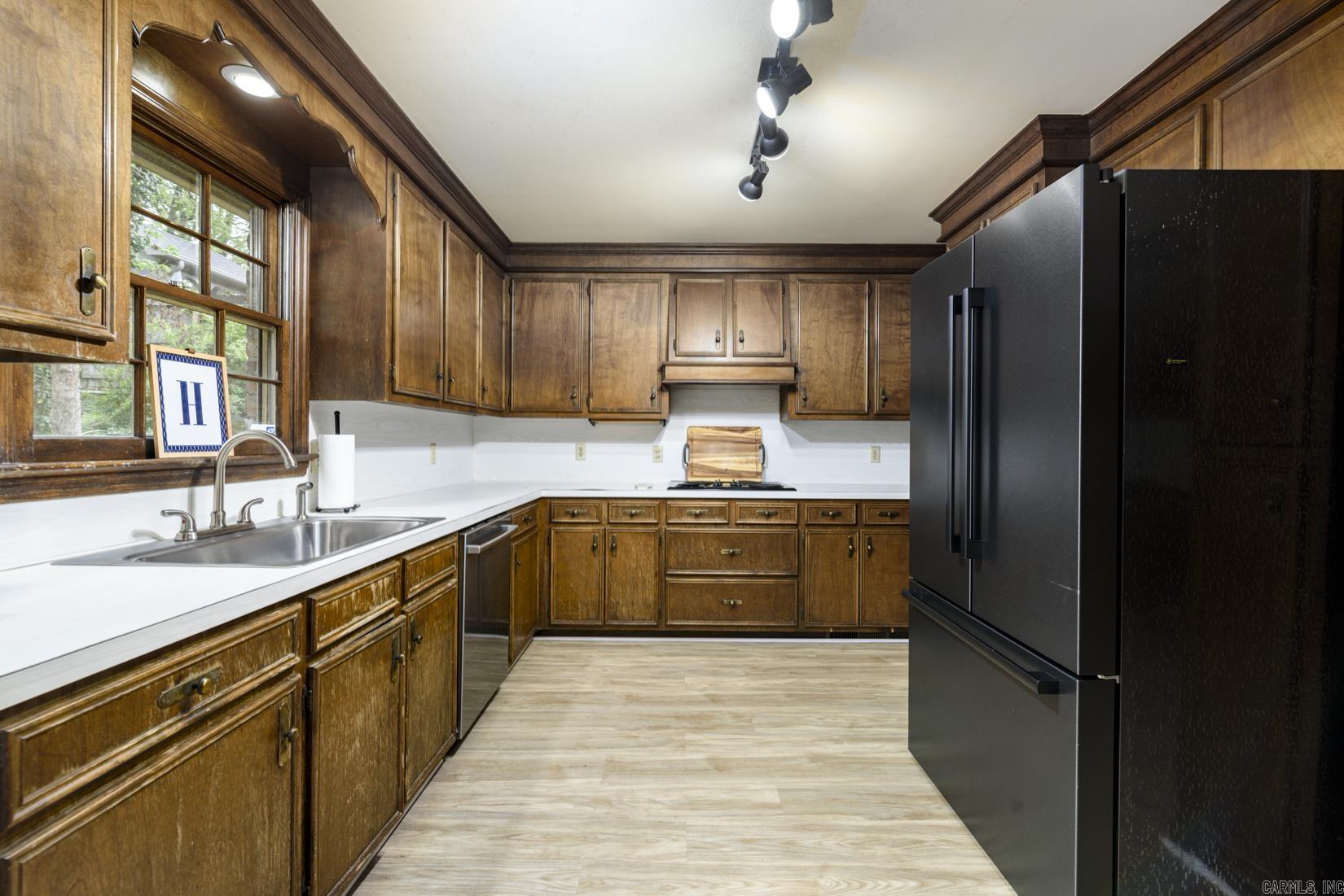 28 Cascades Dr