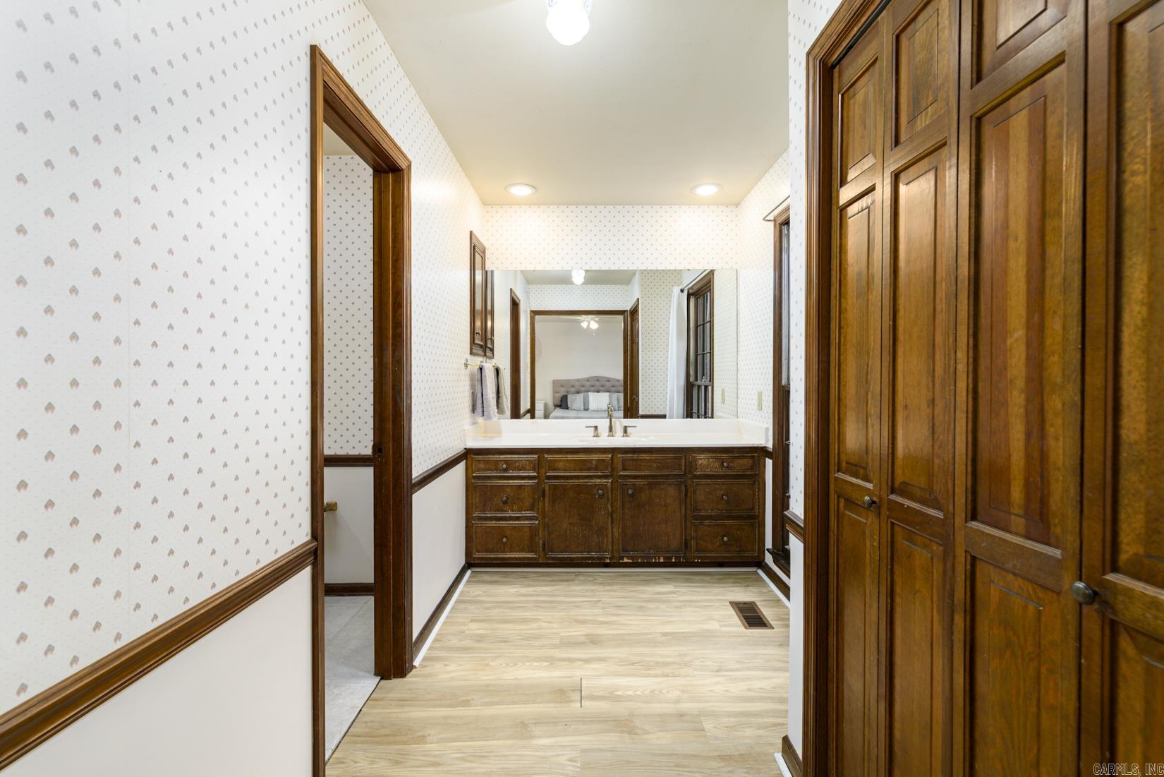 28 Cascades Dr