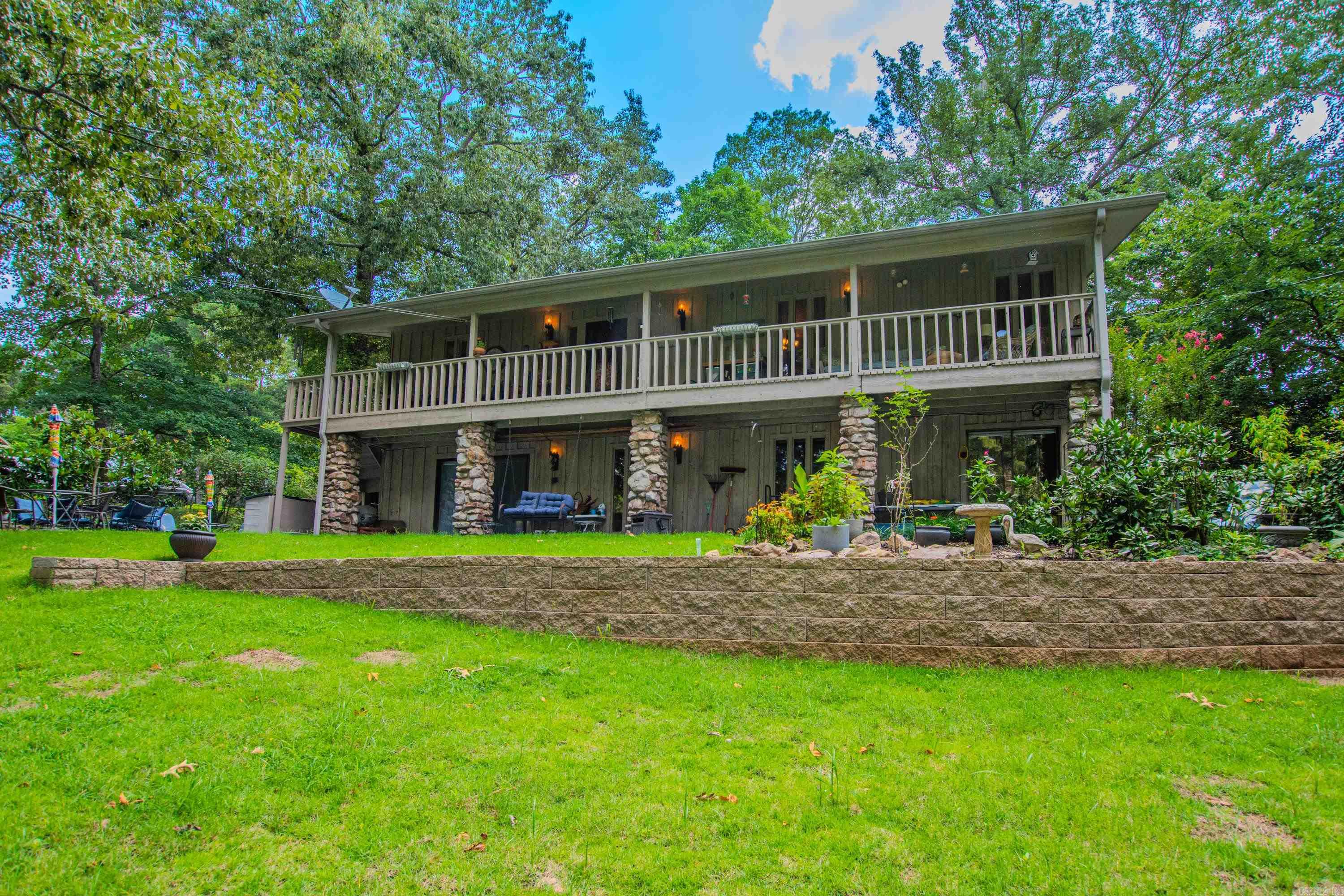 1620 Brookview