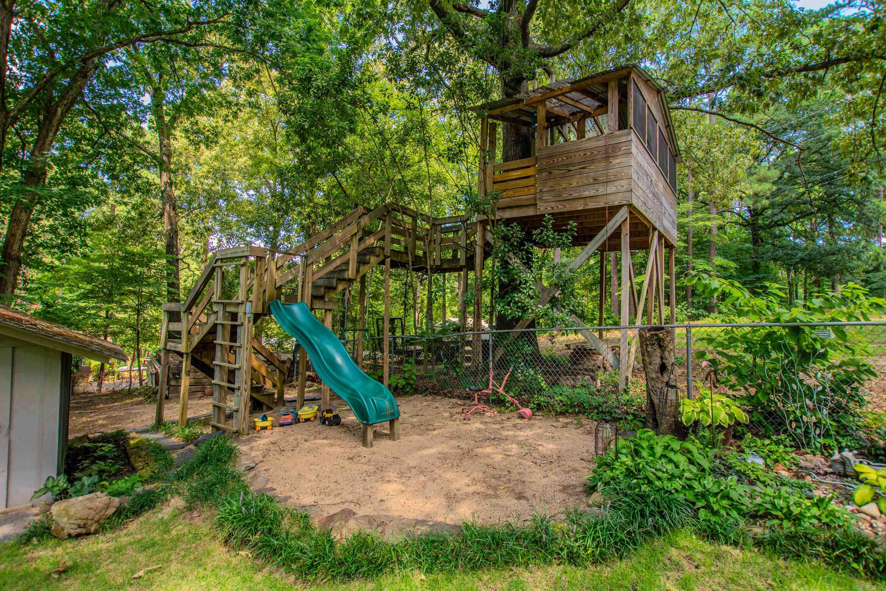 1620 Brookview