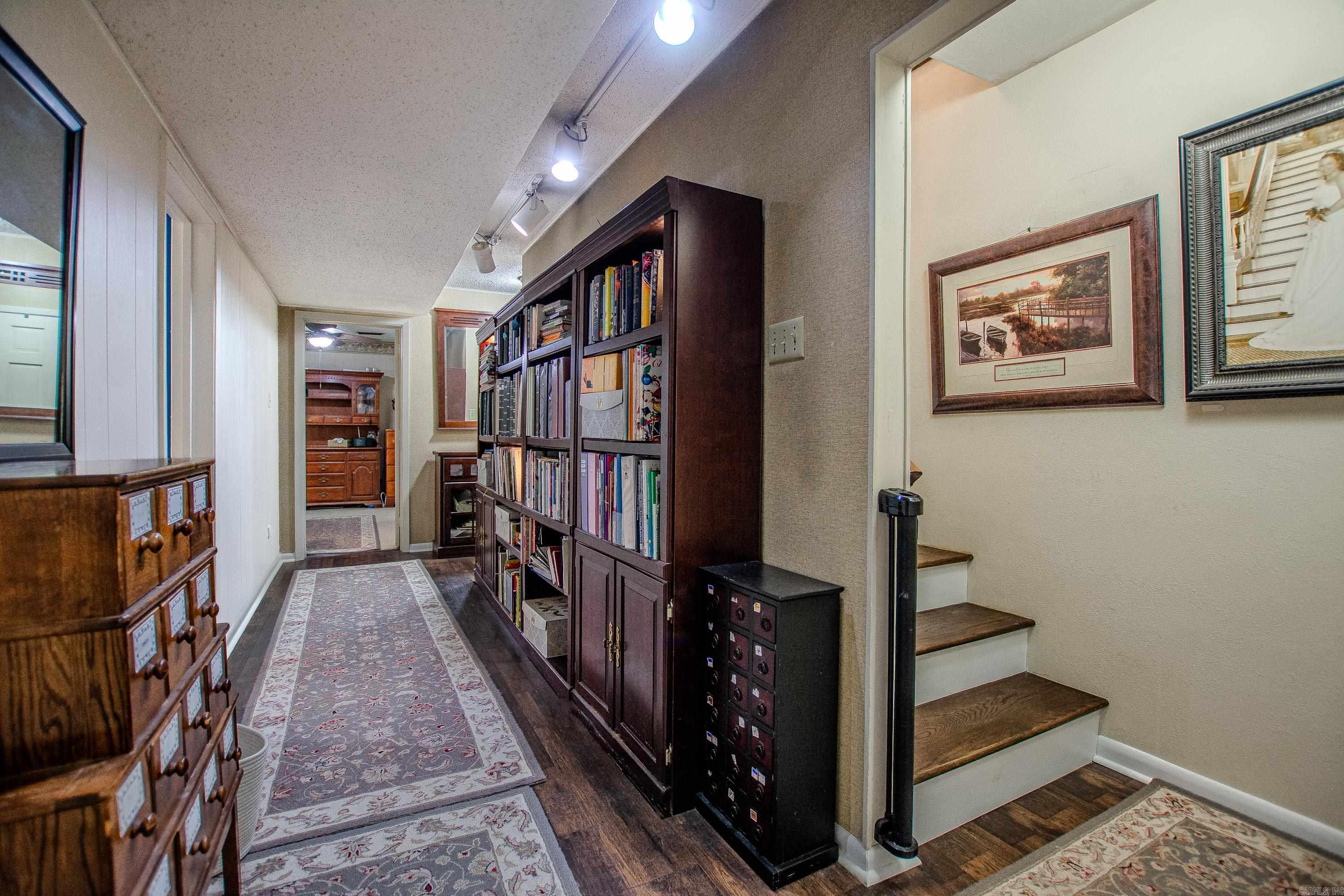 1620 Brookview