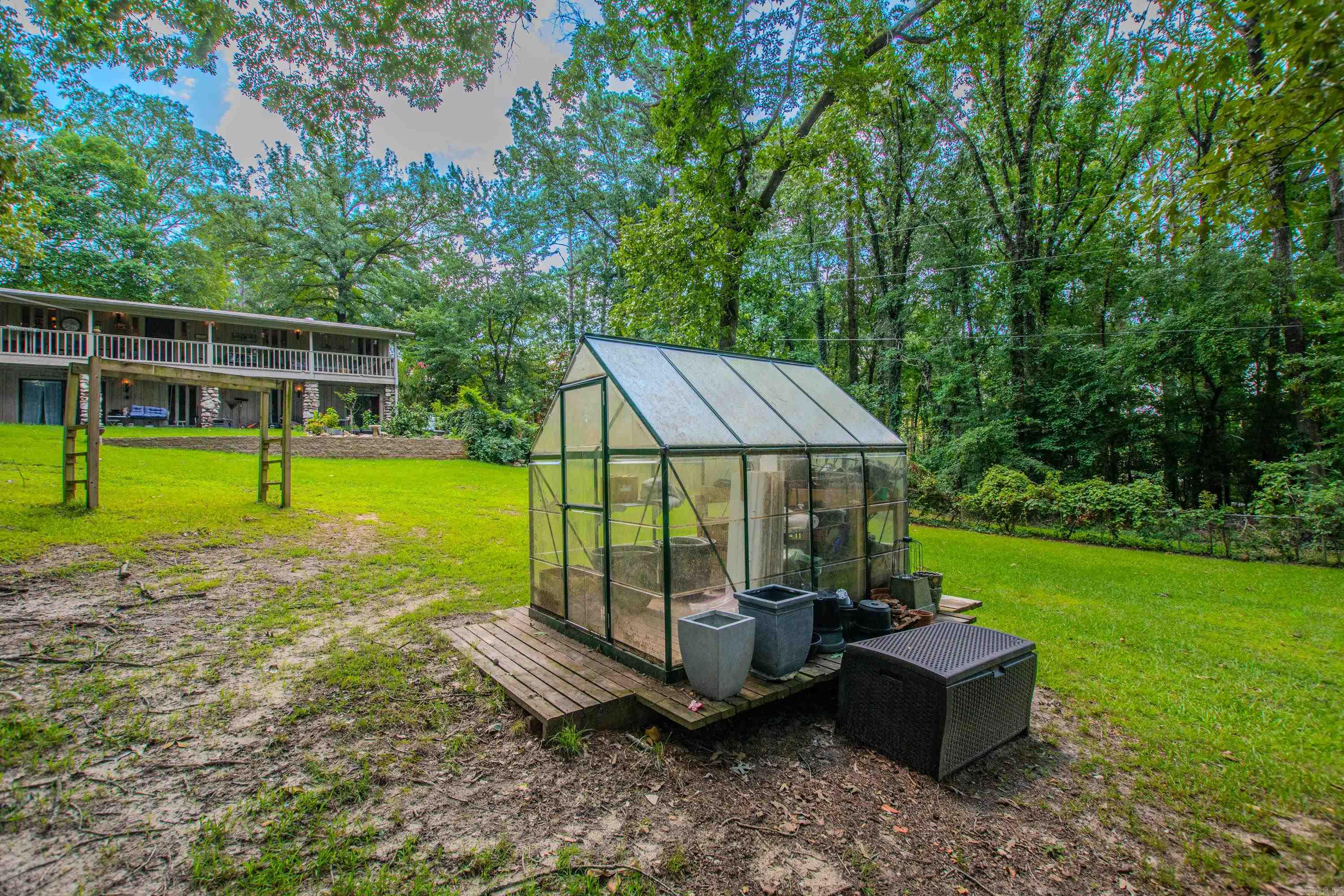 1620 Brookview