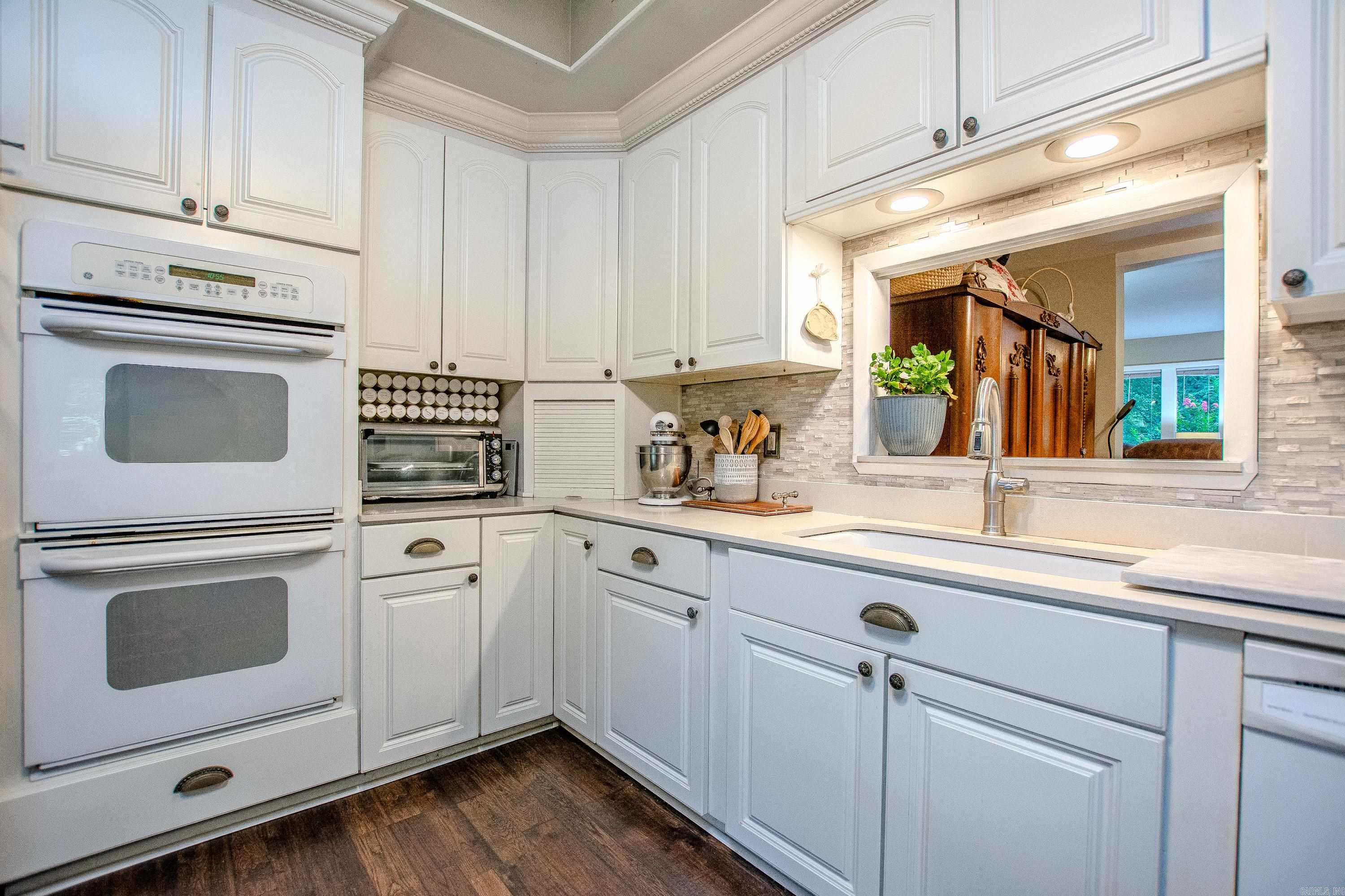 1620 Brookview