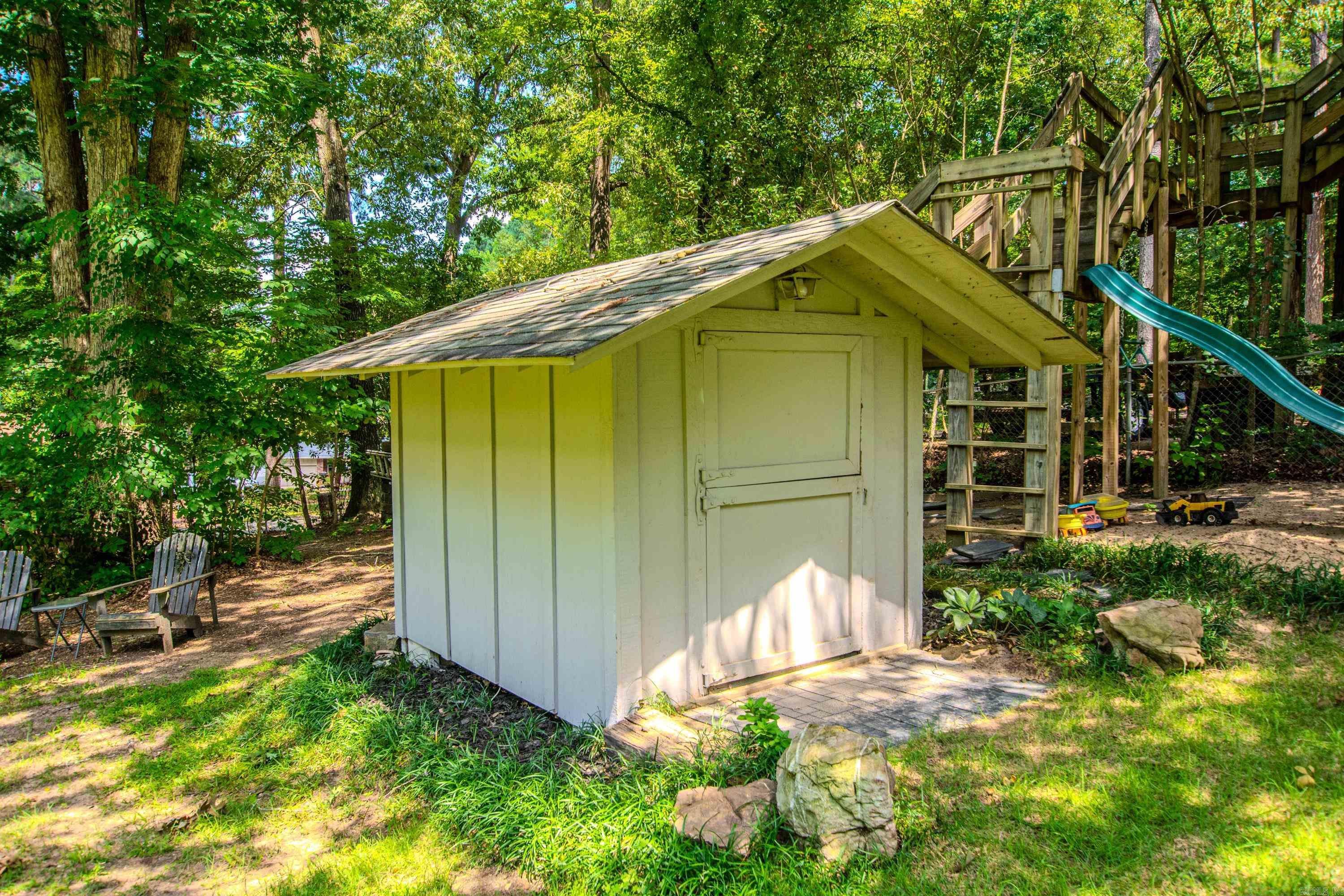 1620 Brookview