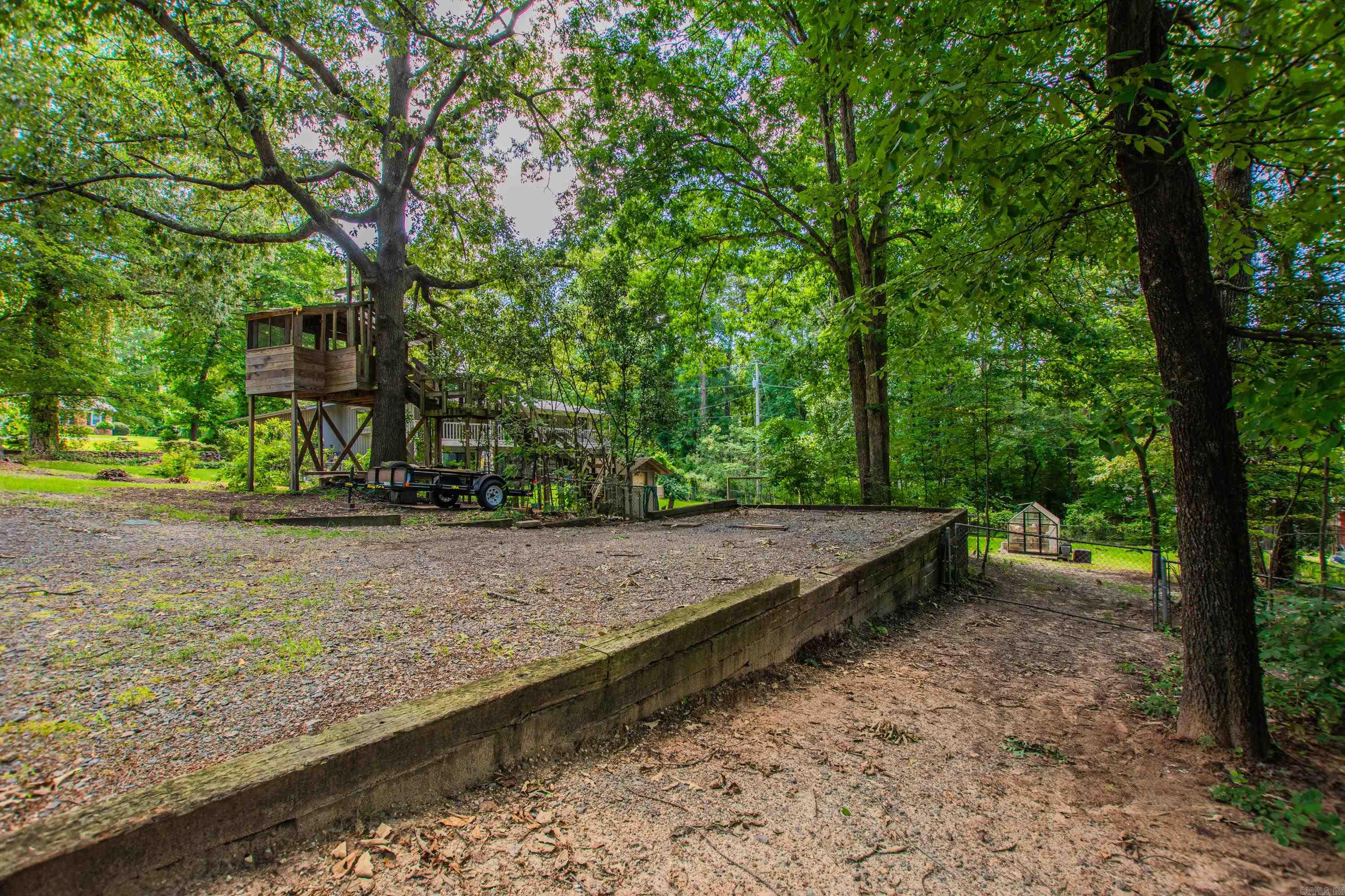 1620 Brookview