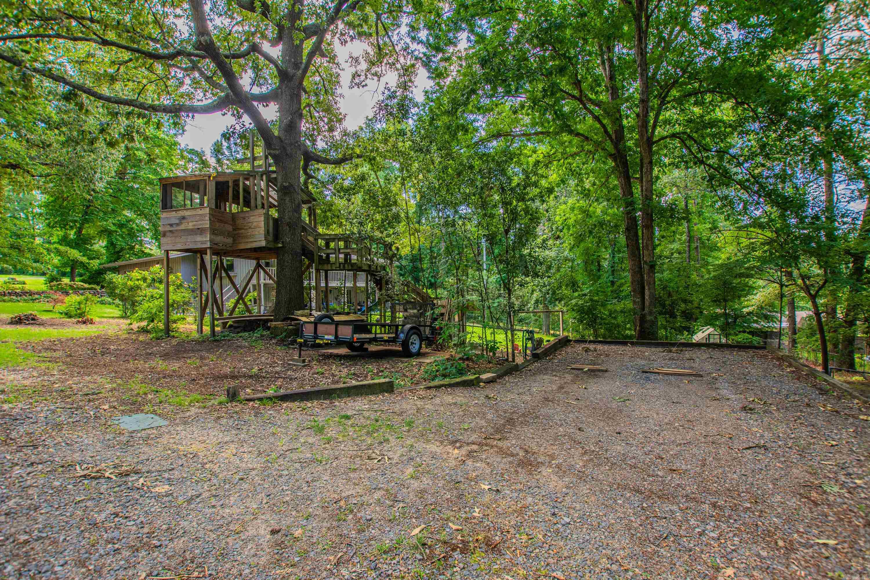 1620 Brookview