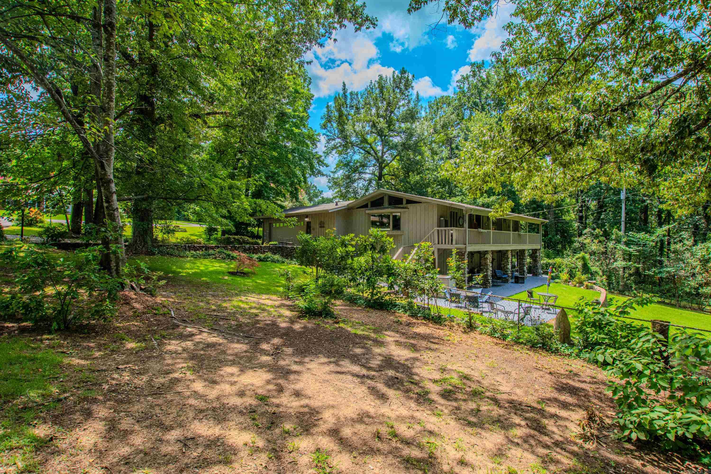 1620 Brookview