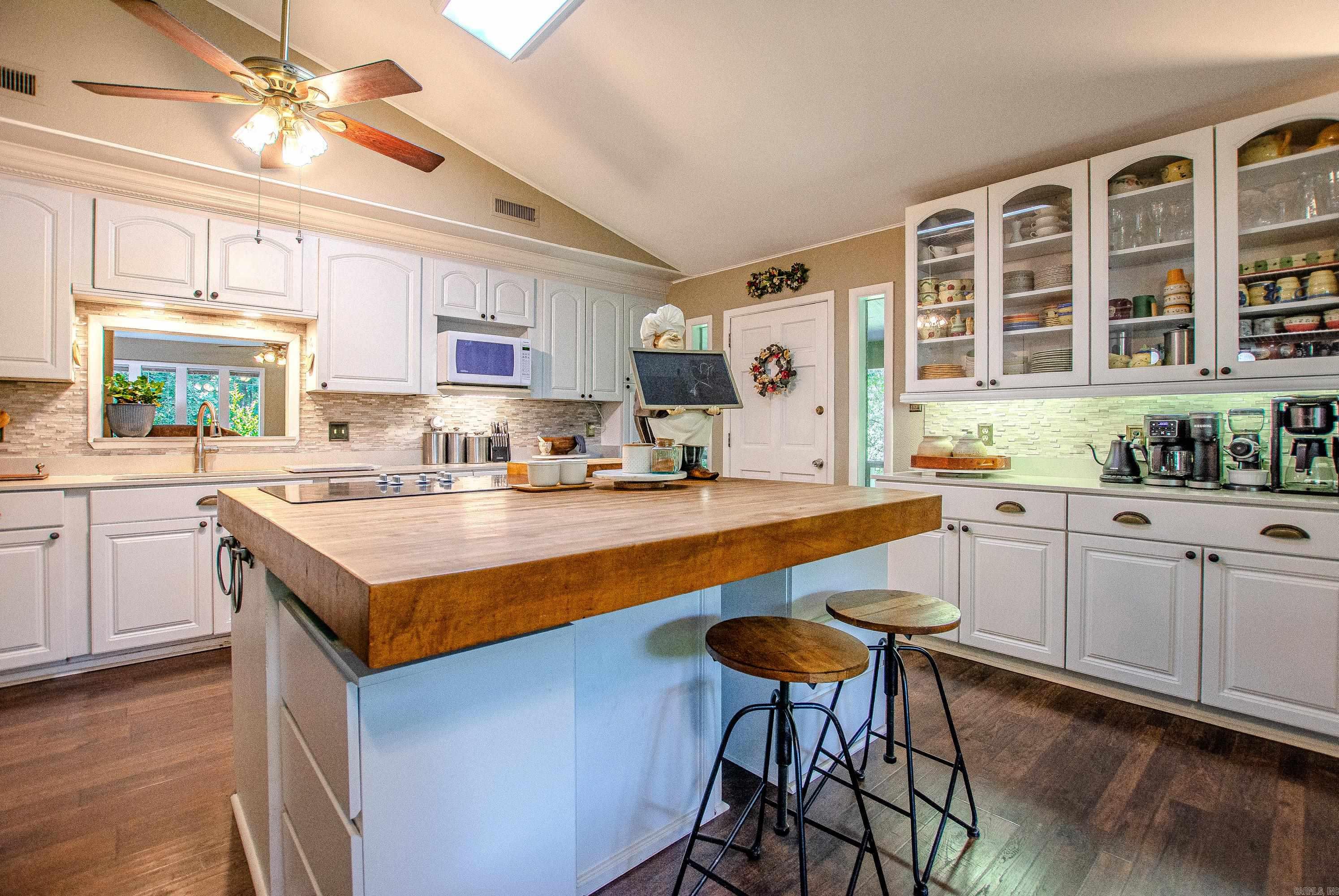 1620 Brookview