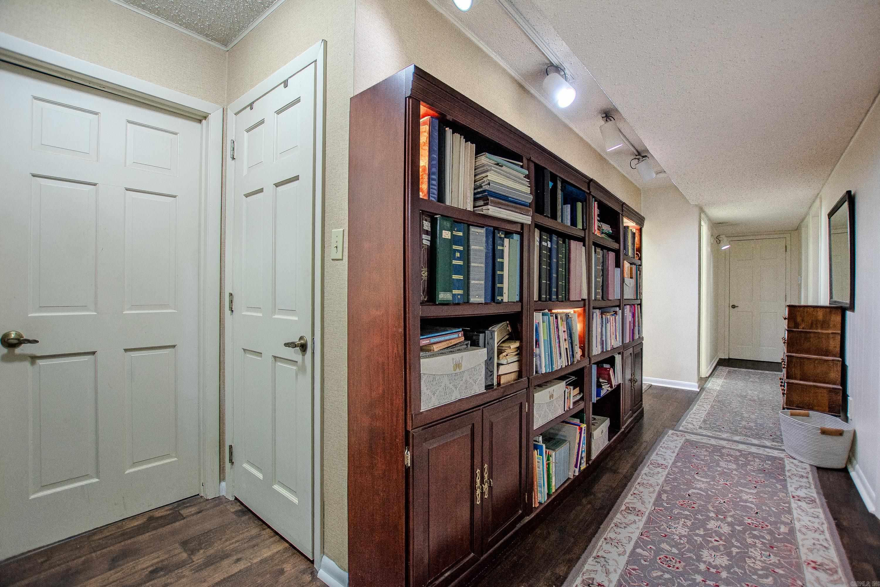 1620 Brookview