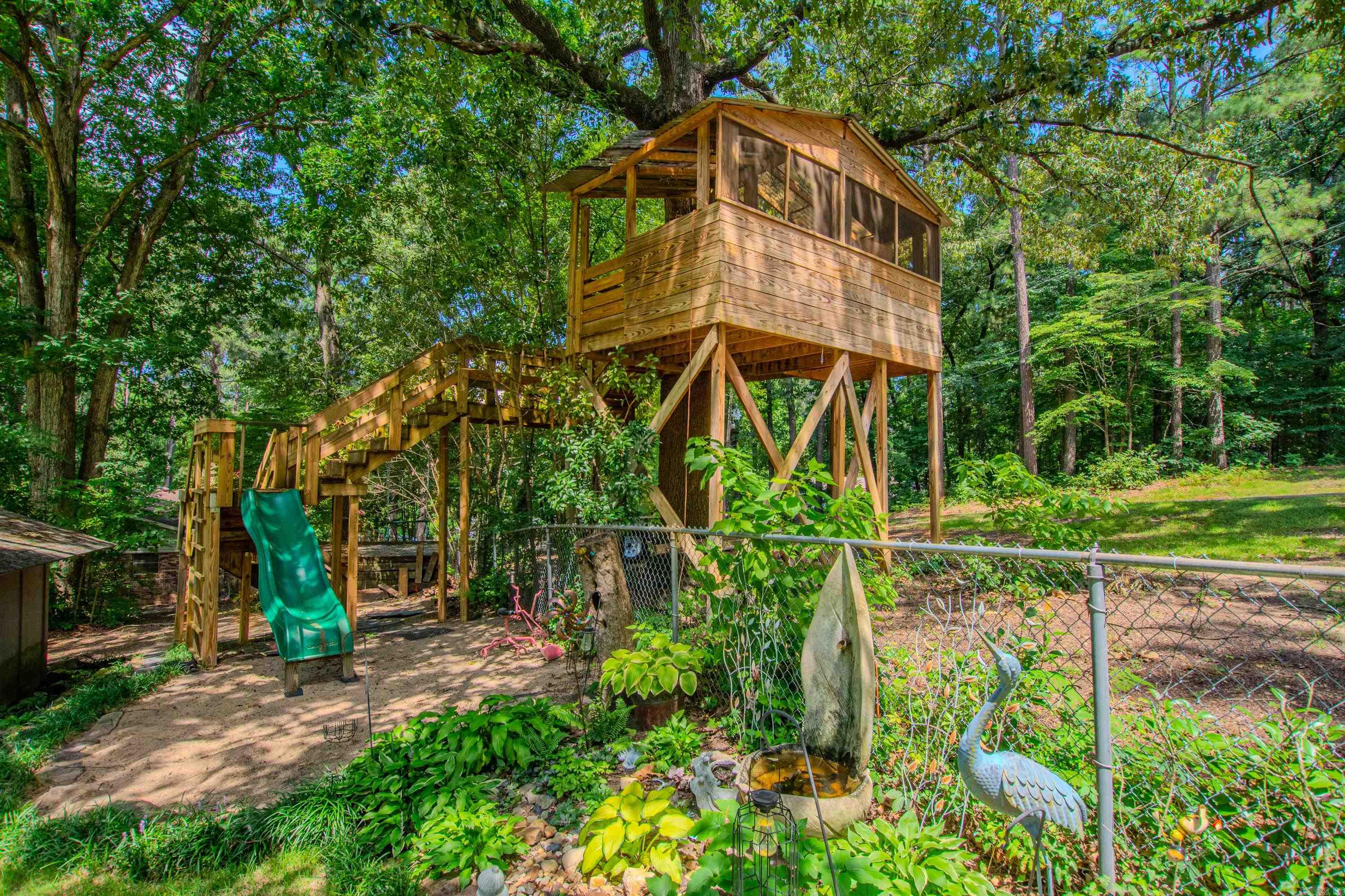 1620 Brookview