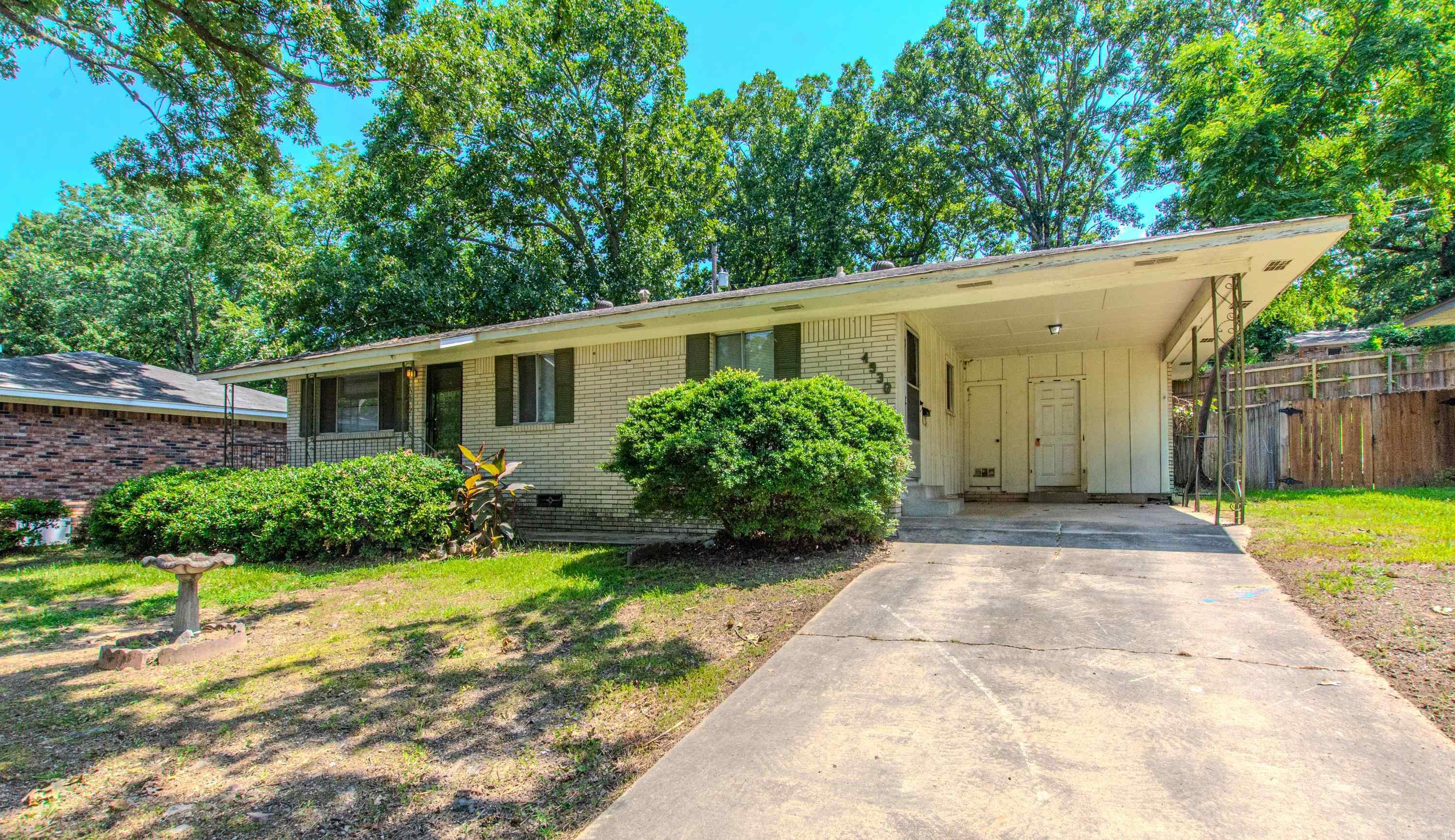 4930 Oaklawn Dr.