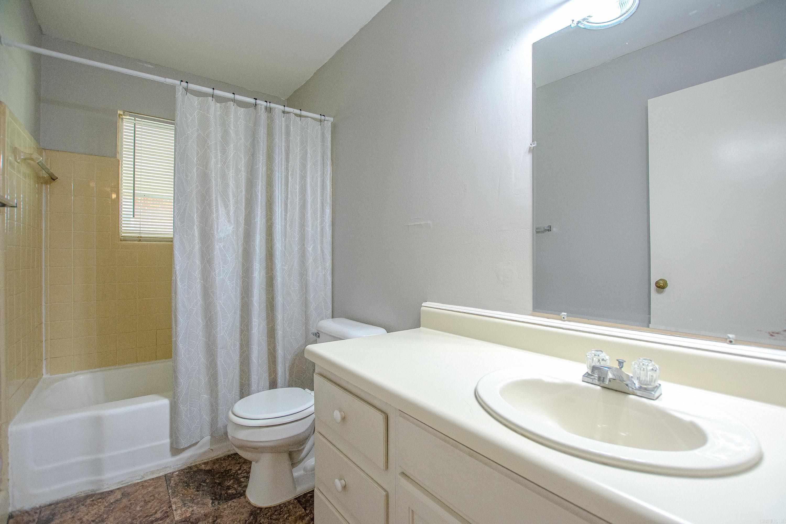 4930 Oaklawn Dr.