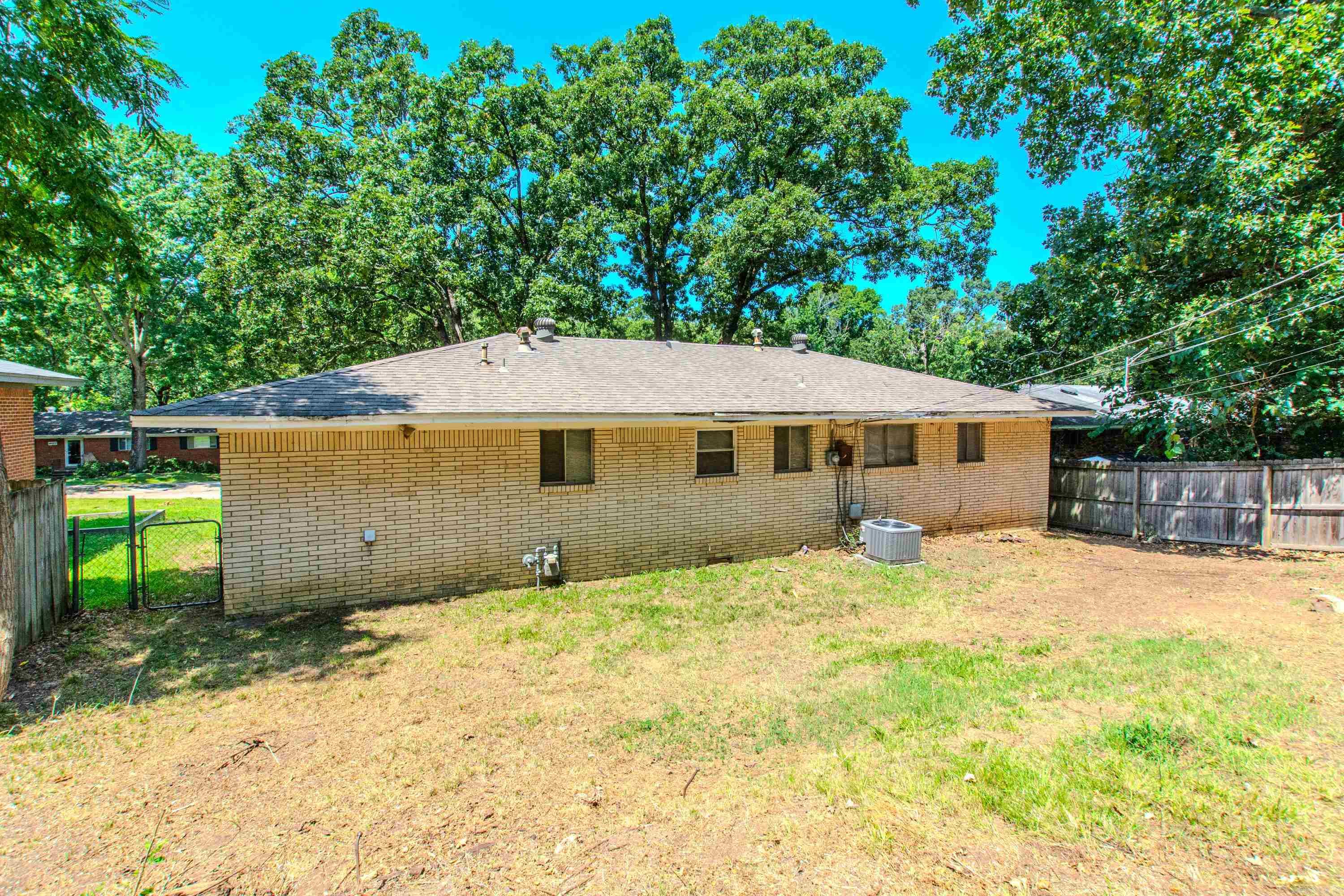 4930 Oaklawn Dr.