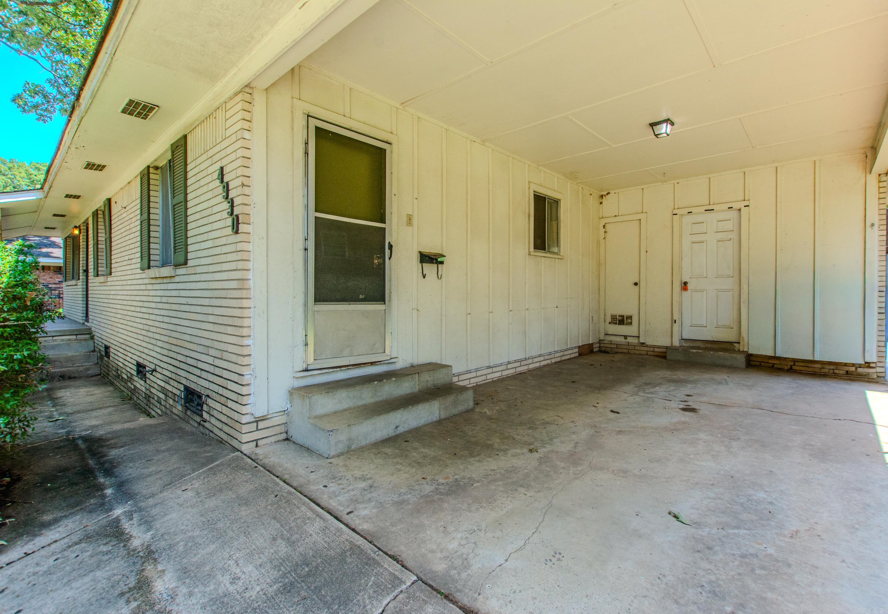 4930 Oaklawn Dr.