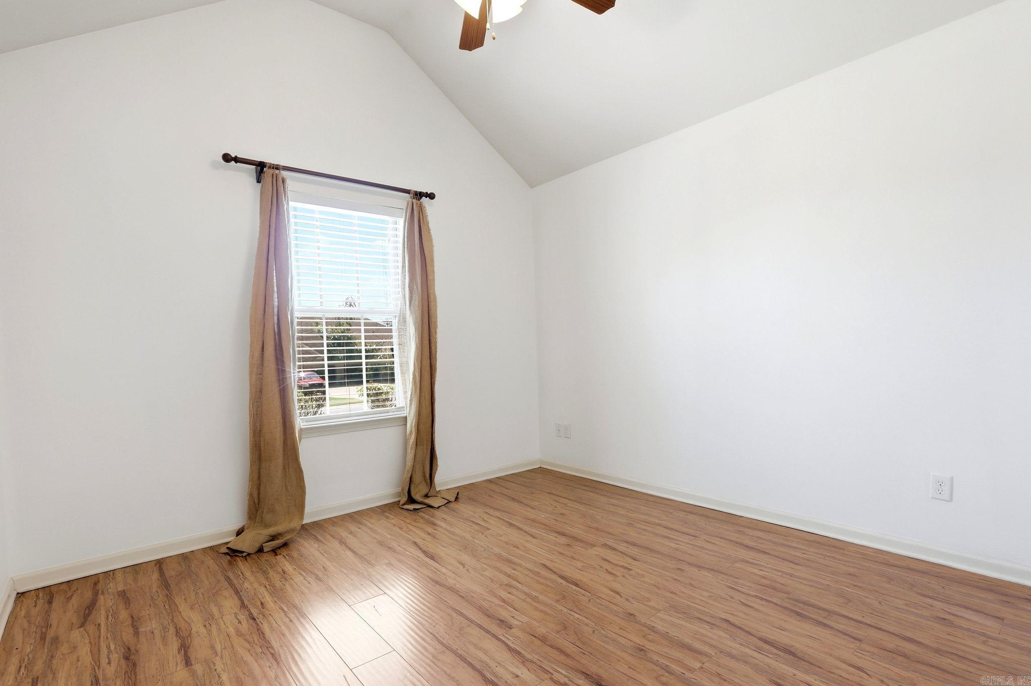 5400 Glenn Cove